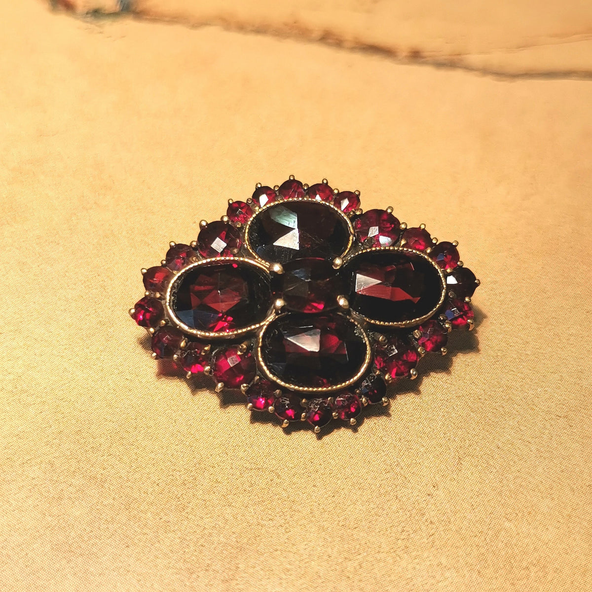 Garnet Art Nouveau brooch from the 1900s
