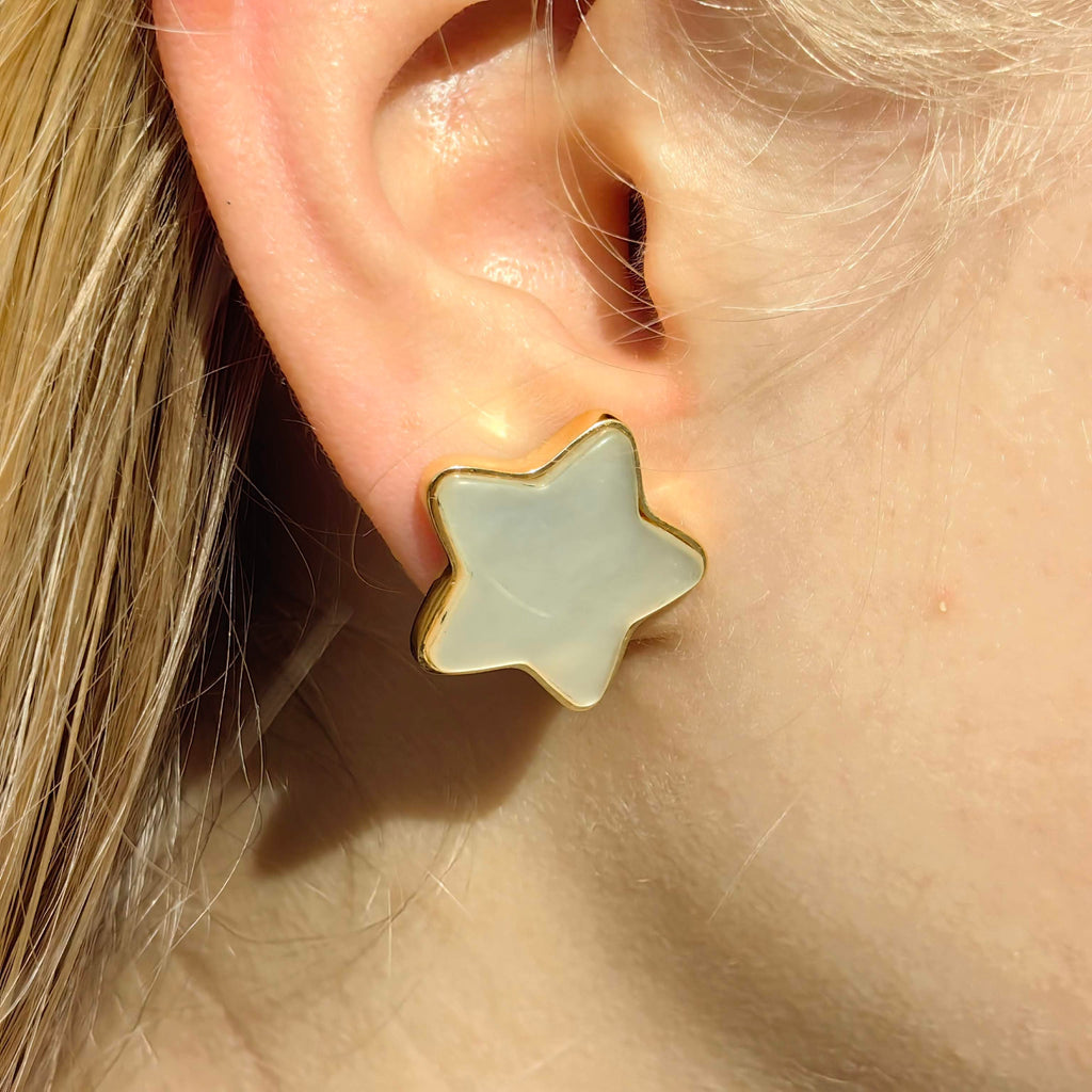 Vintage Mother of Pearl Solid 18k Gold Star Stud Earrings