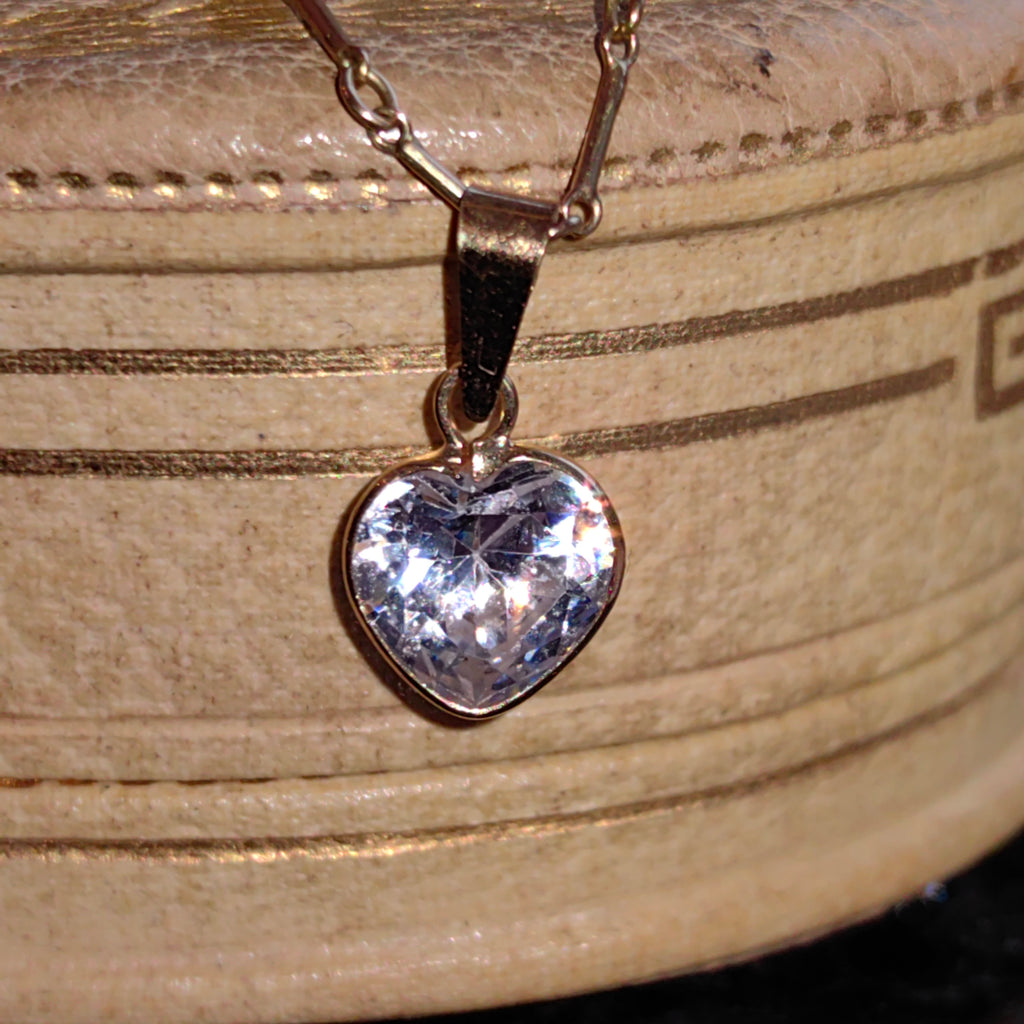 18k Solid Yellow Champagne Gold Heart Shaped Necklace Pendant Cubic Zirconia Crystal Bracelet Love Charm Elegant Gift for Her Vintage