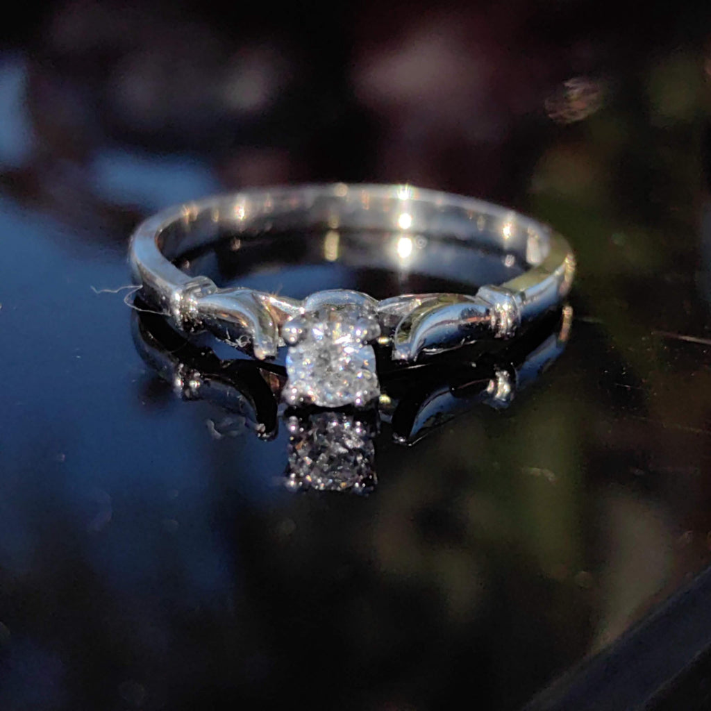 Vintage 0.15 ct. Diamond Solid 14k White Gold Hallmarked Engagement Wedding Solitaire Ring
