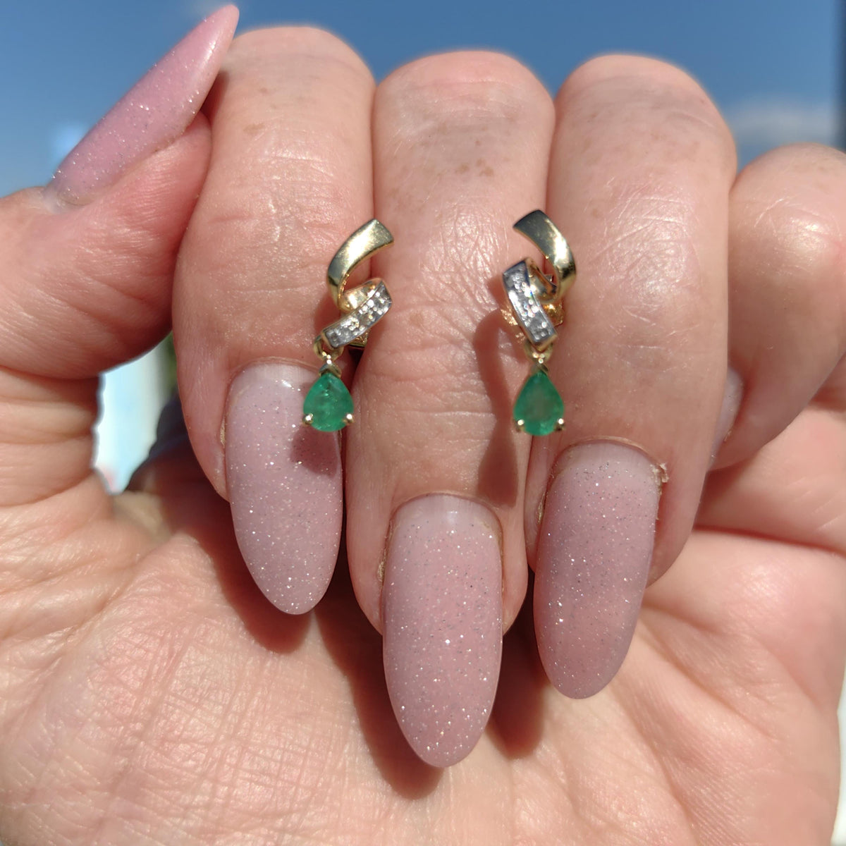 Vintage Emerald Diamond 14k Yellow Gold Dangle Earrings