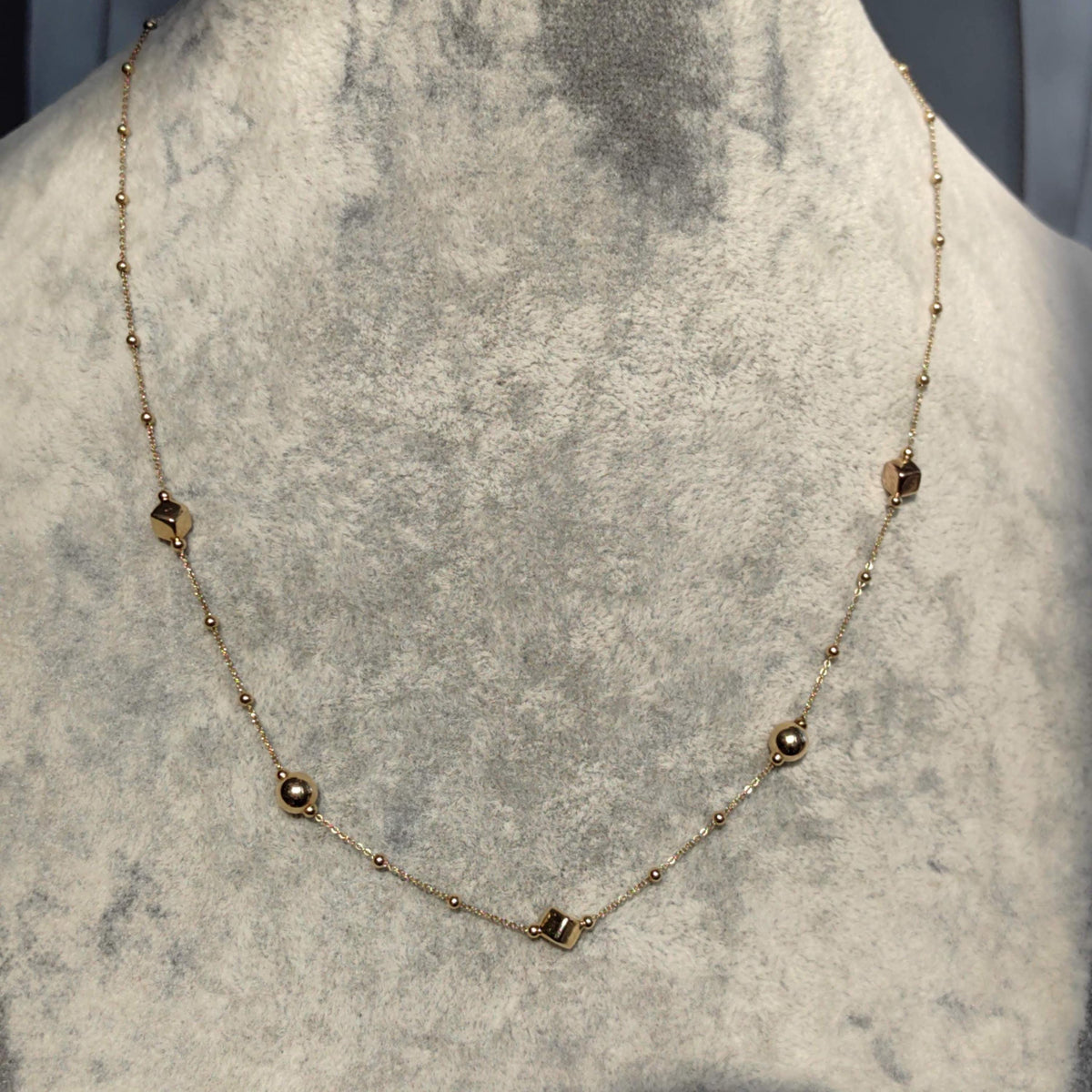 Vintage 14k Solid Yellow Gold Elegant Classic  cm Beaded Geometric Cube Minimalist Chain Necklace Gift for her Present