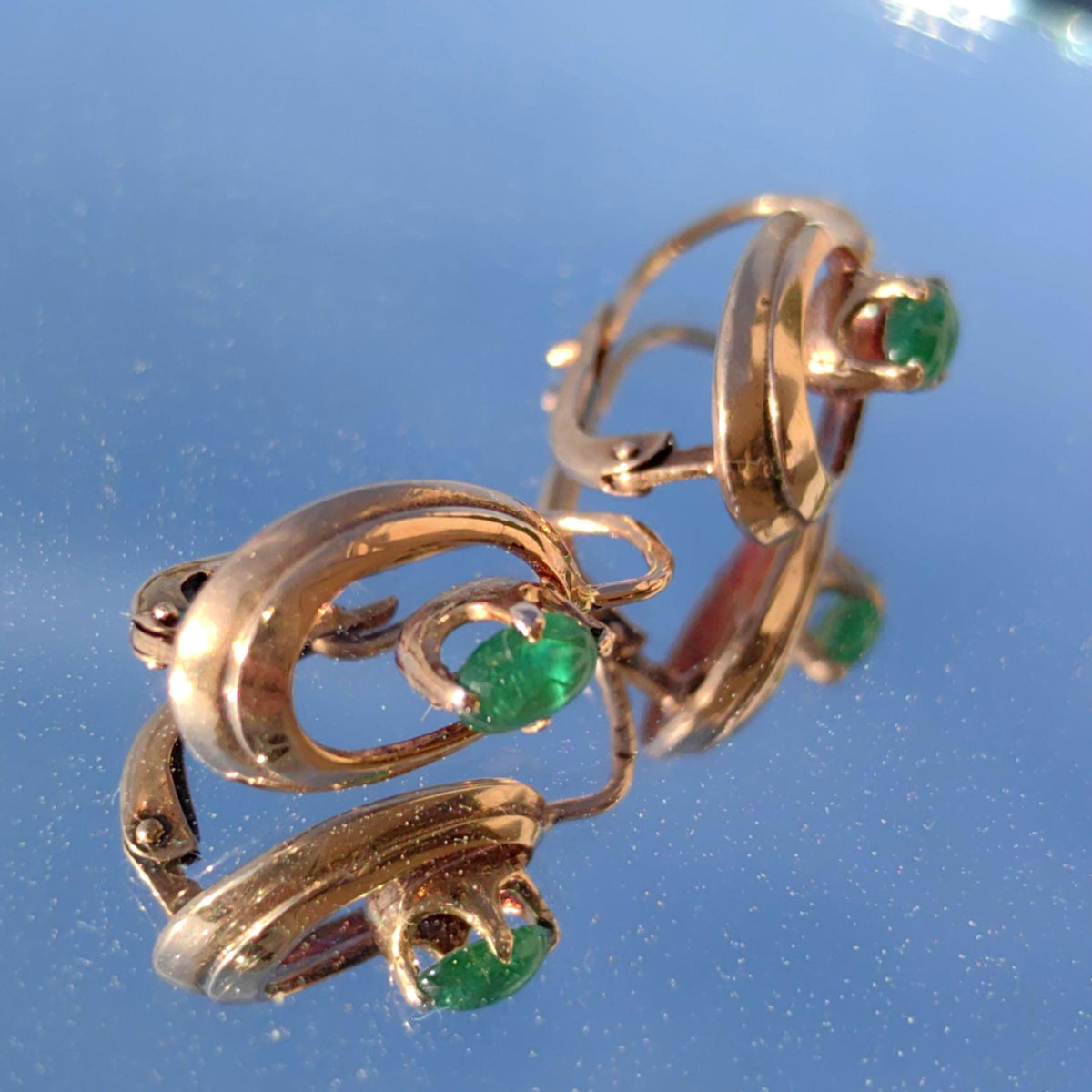 1930s Art Deco Emerald Gold Earrings: 14k Yellow Gold Dormeuse Sleepers