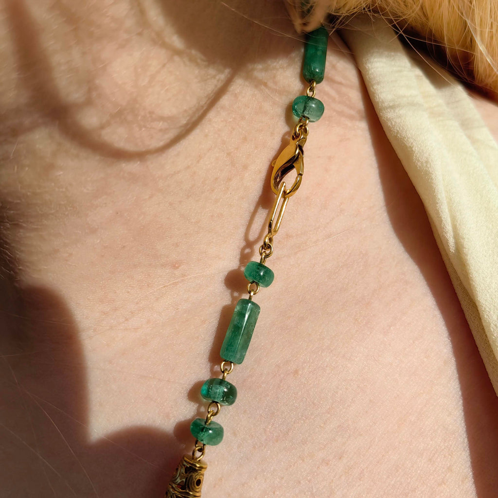Vintage Natural Not Treated Emerald and 18k carved Gold Beaded Necklace Bracelet