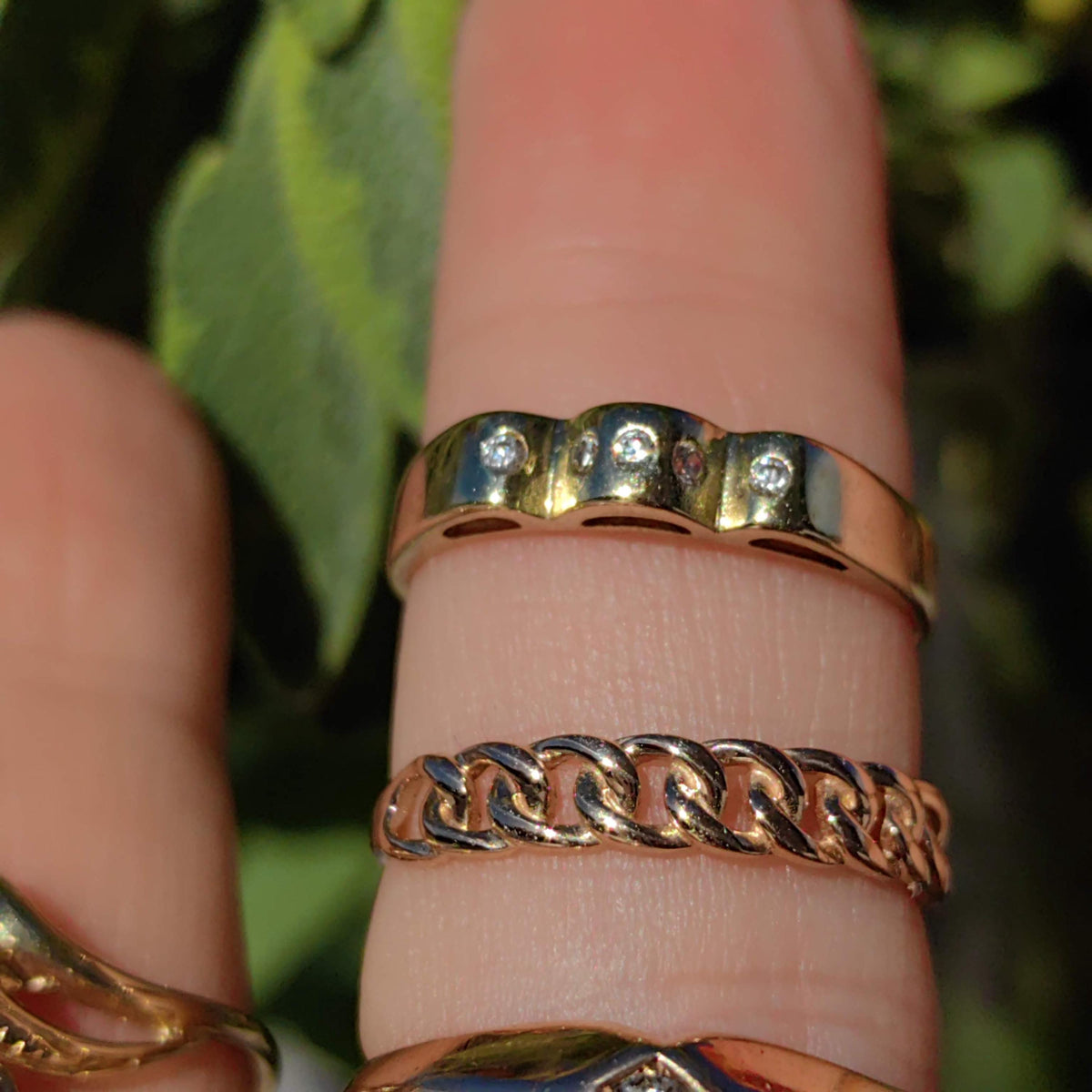 Vintage 14K Solid Hallmarked Yellow Gold Wave Pattern Three Stone Bezel Setting Natural Diamond Band Ring Gift for Her Present