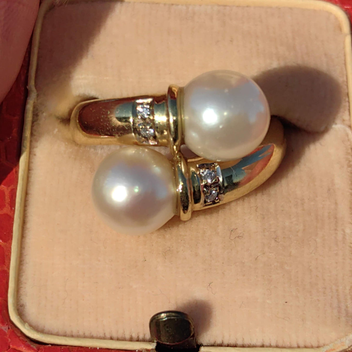 Vintage 1980s Pearl and Diamond 18k Hallmarked Solid Yellow Gold  Statement Elegant Antique Ring Gift for Her