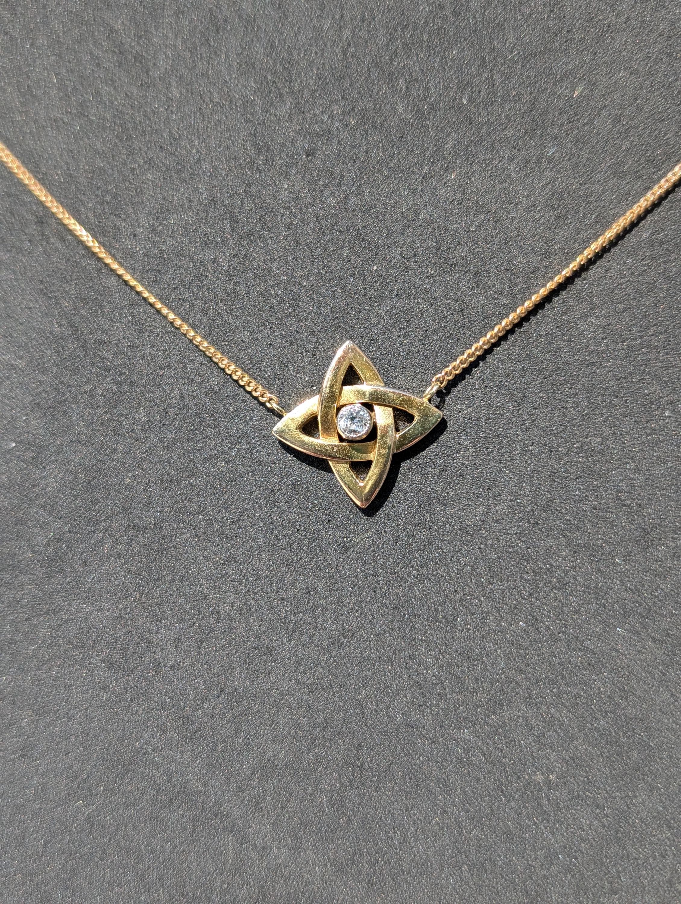 Floral Star Shape Diamond Pendant Necklace, Solid Hallmarked 18k Gold, 0.07 ct Diamond, 54.5 cm Chain Fine Jewelry Gift Necklace