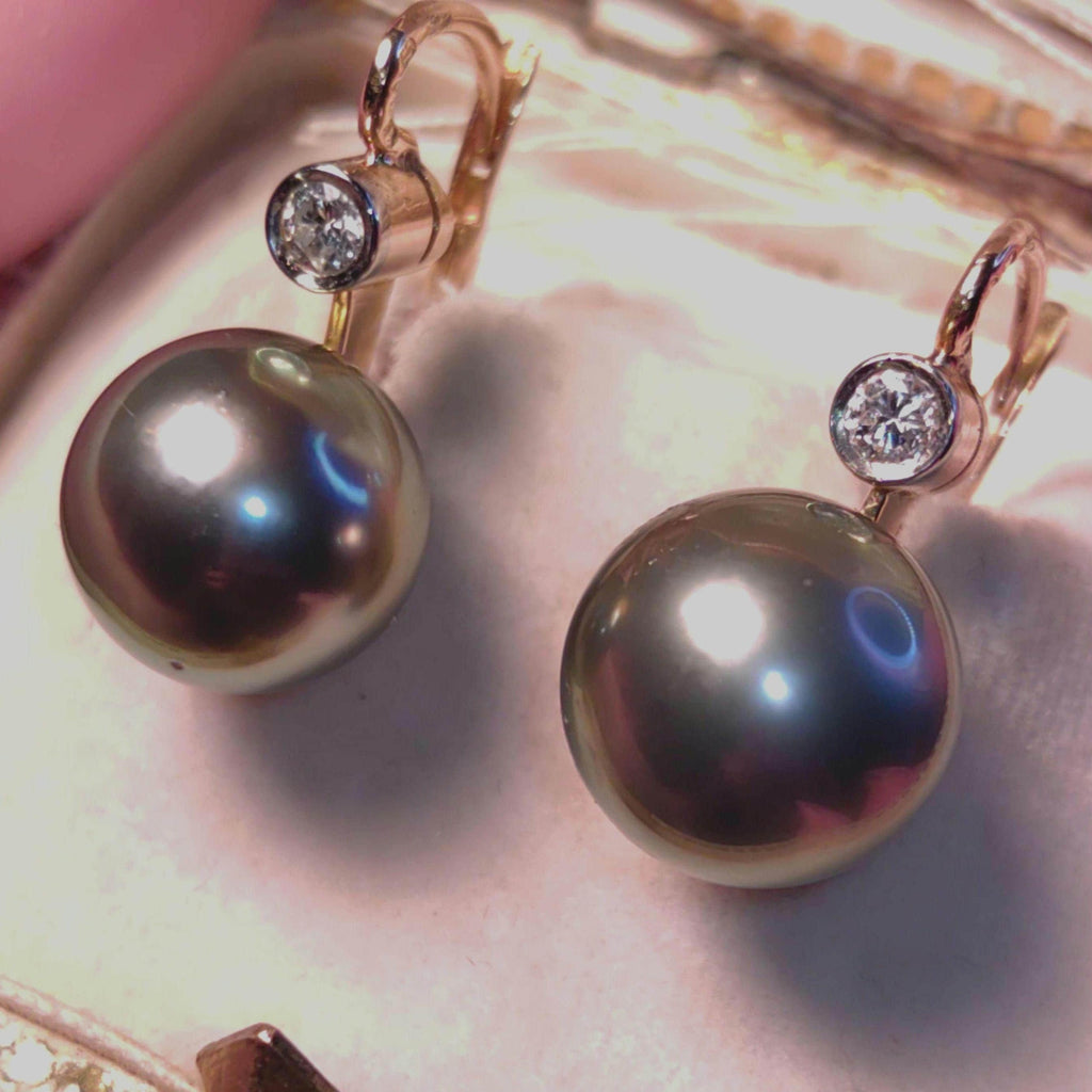 Vintage Art Deco Tahitian Pearl Diamond 18k Gold Earrings