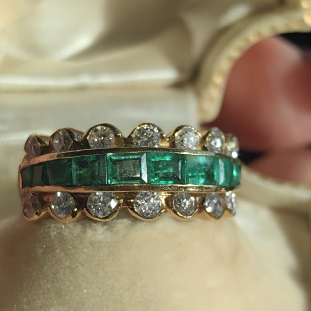 18k Solid Yellow Gold Natural Green Emerald Diamond 1980s Vintage Statement Band Elegant Ring Gift for Her