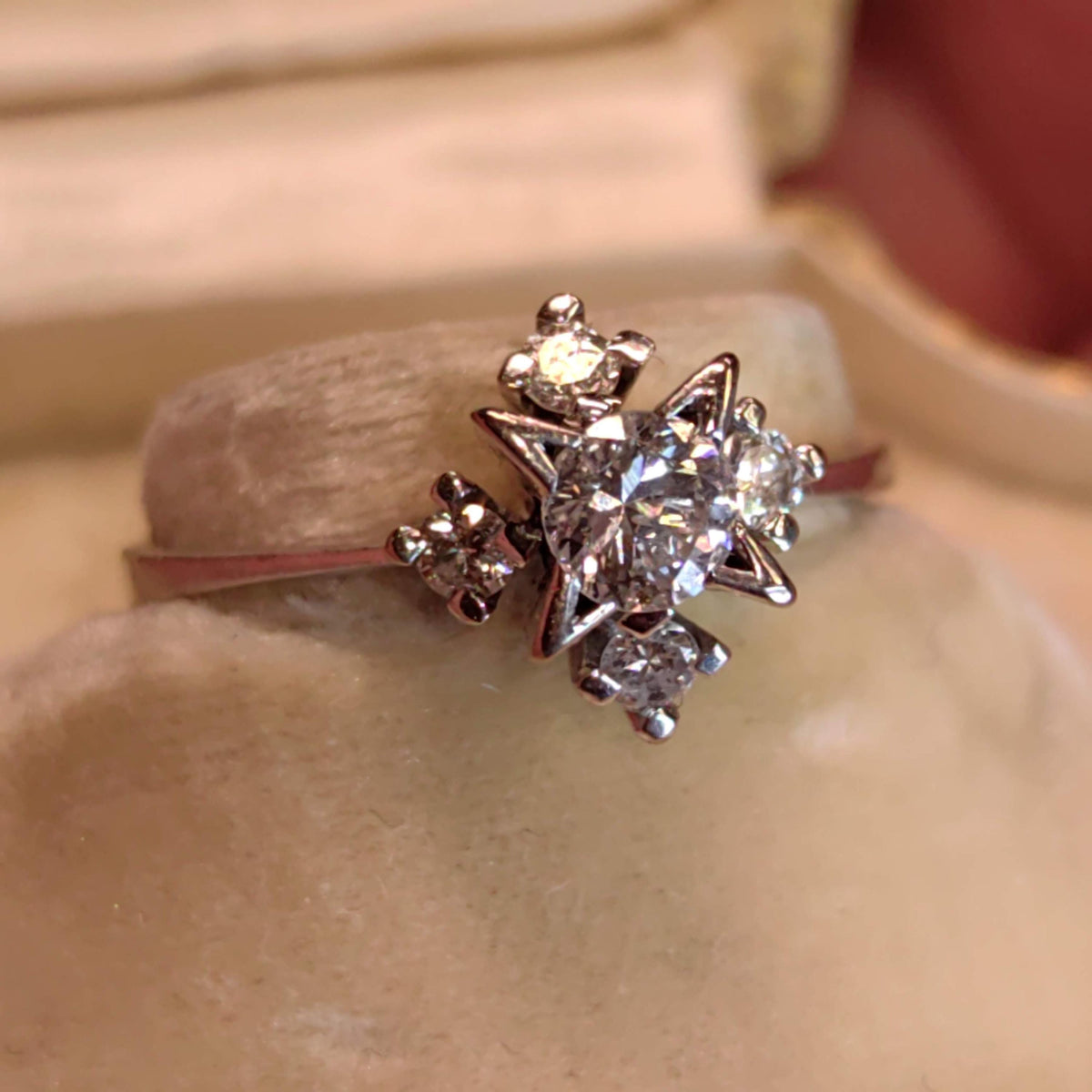 Vintage Natural Diamond 18k Hallmarked Solid  White Gold Star Shaped Dainty Magical Engagement Solitaire Wedding Ring Gift for Her
