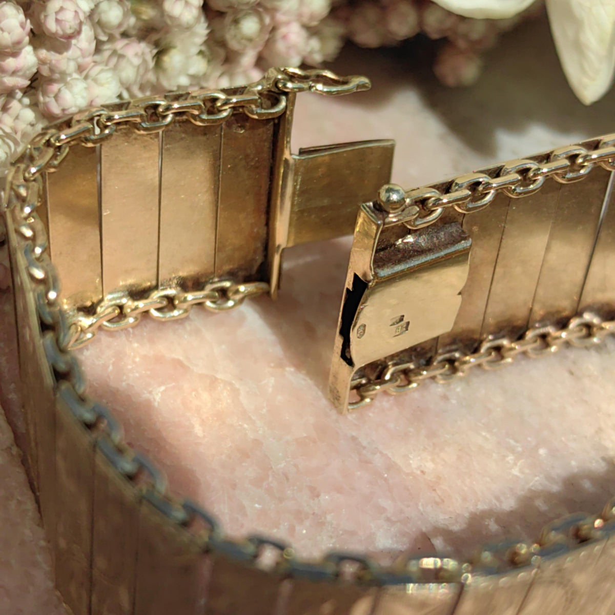 14k Yellow Gold Floral Link Bracelet: Antique Hand Chiseled Bangle, 1920s 25.9gr Solid, 19.5 cm long
