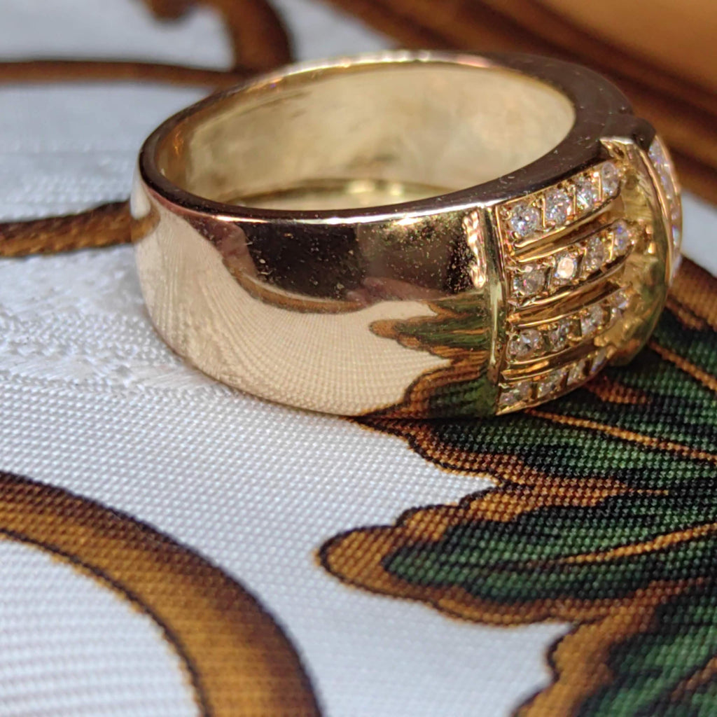 18k Yellow Gold Diamond Ring: Vintage 1980s Unisex Band