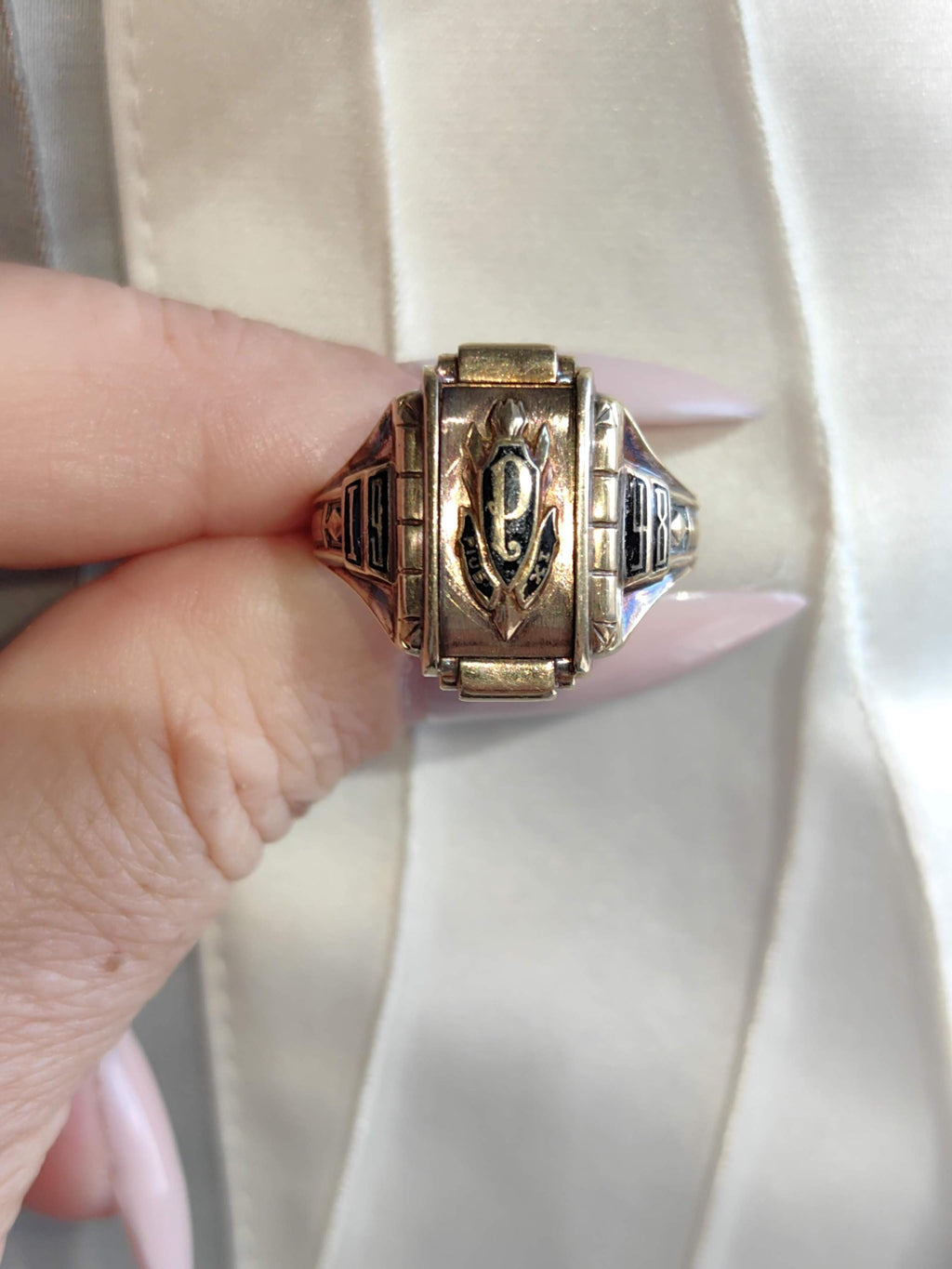 1940s Pope Pius XI Signet Ring: Vintage 10k Gold Catholic Coat of Arms
