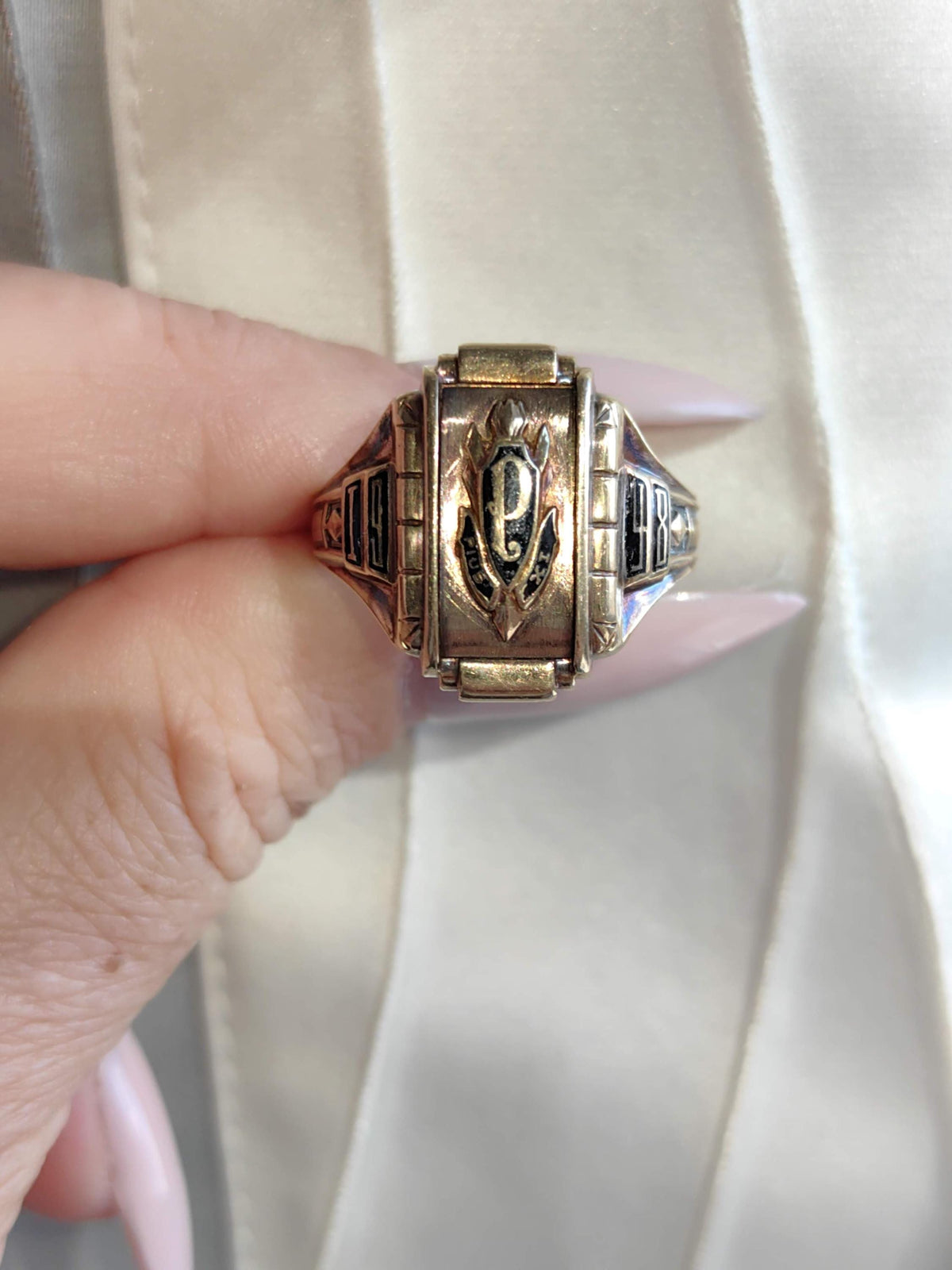 1940s Pope Pius XI Signet Ring: Vintage 10k Gold Catholic Coat of Arms