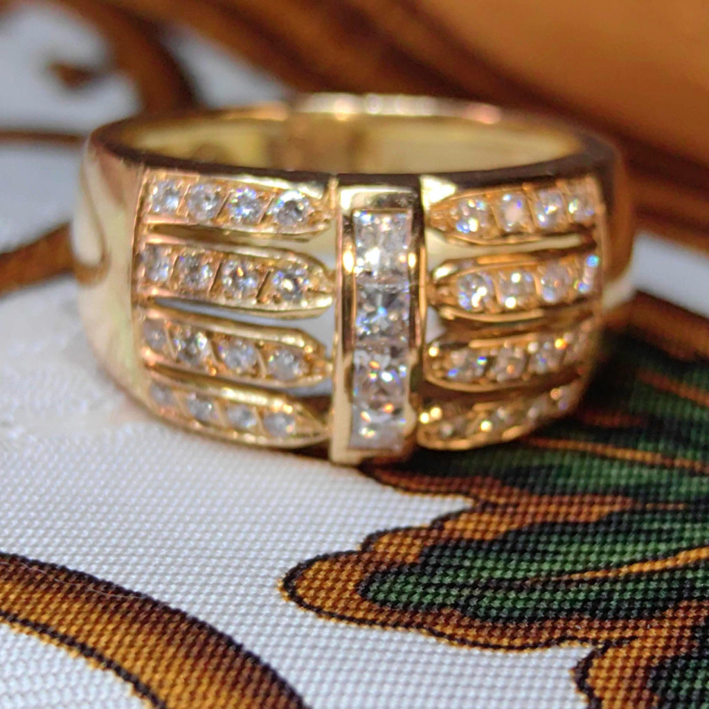 18k Yellow Gold Diamond Ring: Vintage 1980s Unisex Band