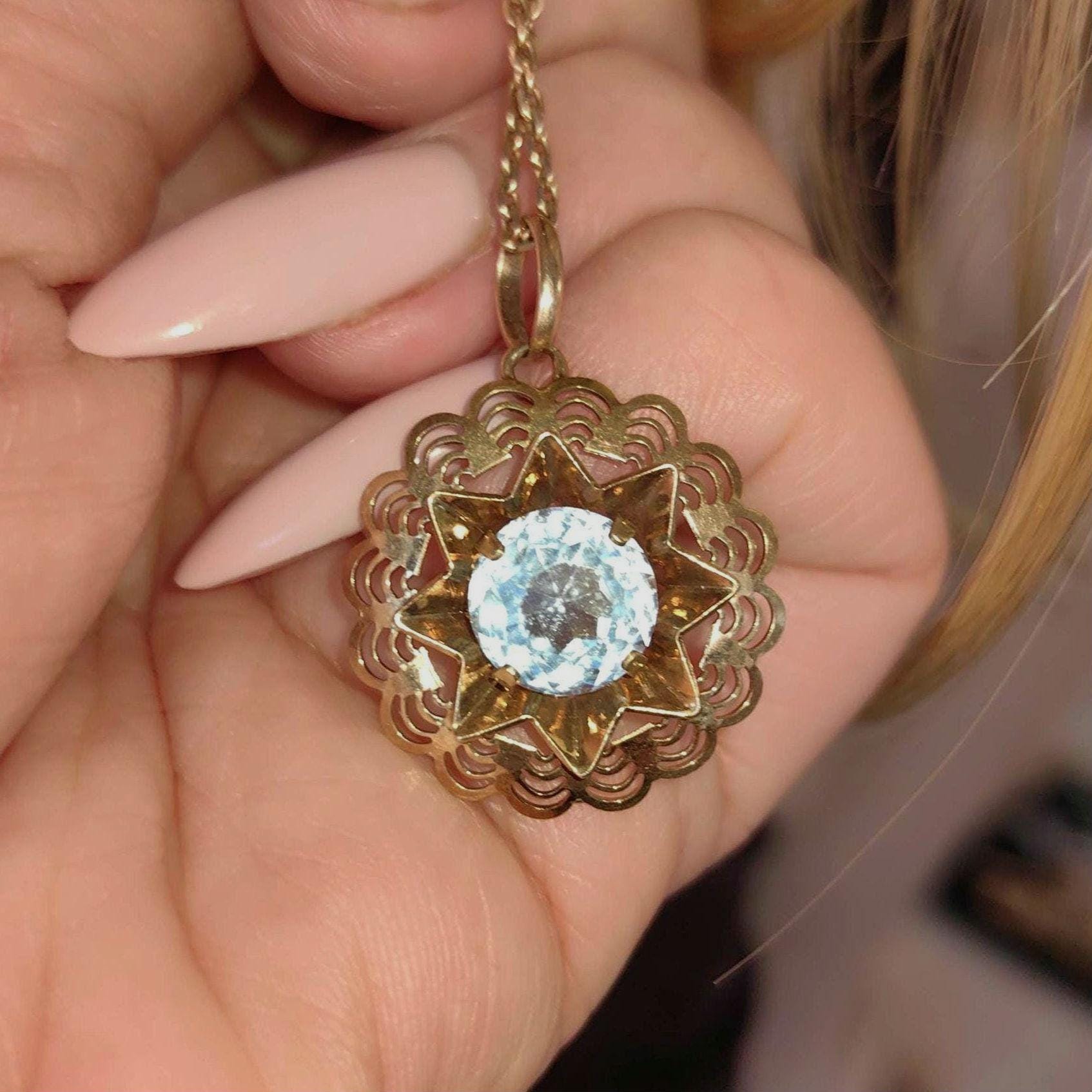 Vintage 14k Yellow Gold Star Pendant: Lab Aquamarine Art Deco