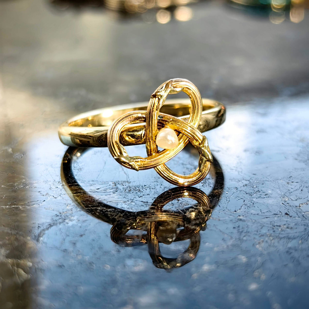 Antique Art Nouveau Vintage Pearl 14K Yellow Solid Gold Dainty Infinity Ring