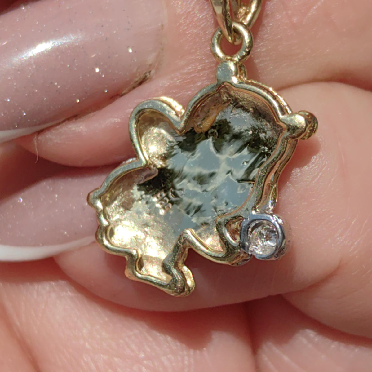 Vintage 14k Gold Bee Charm Pendant: Two-Tone Whimsical Jewelry