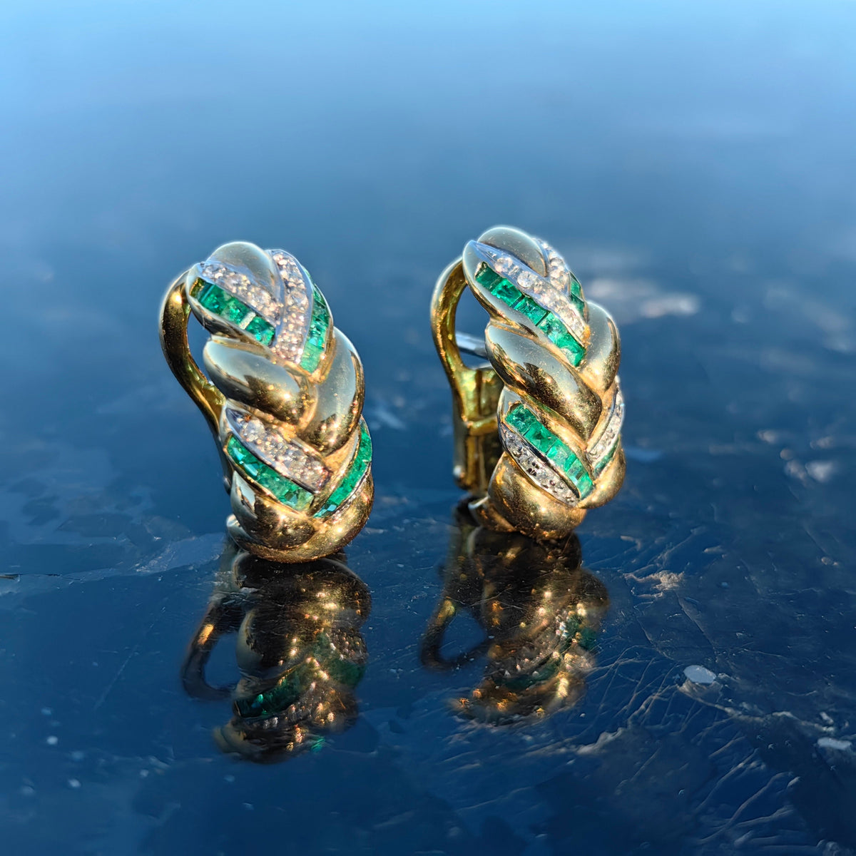 Mid Century 18k Yellow Gold Braided Knot Earrings 0.32ct Emeralds 0.80ct Diamonds 9.2g Vintage Statement Jewelry Gift for Her Omega closure.
