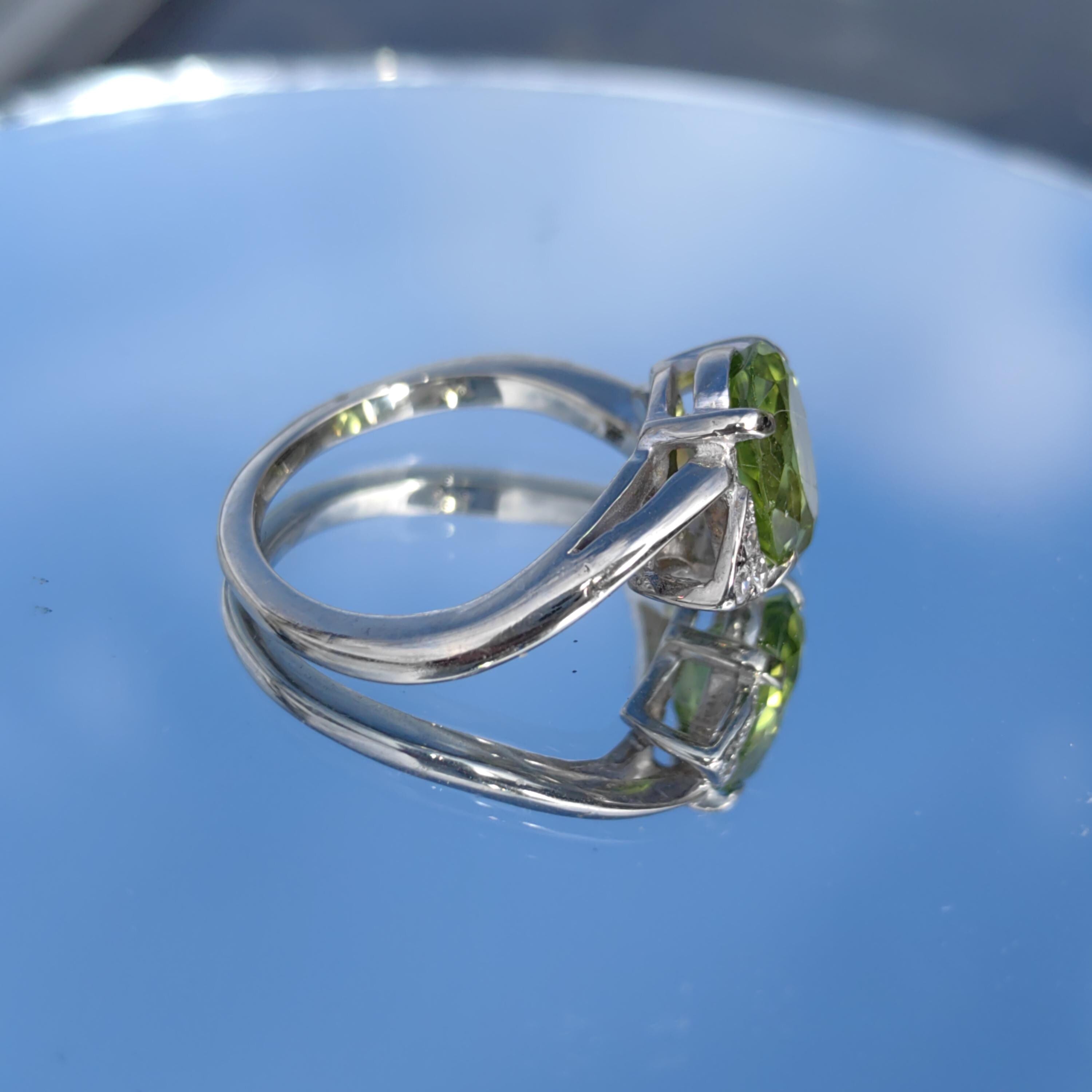 Vintage 14k Solid  White Gold Mid-Century Peridot  Diamond Geometric Solitaire Elegant Band Ring Gift for Her Present
