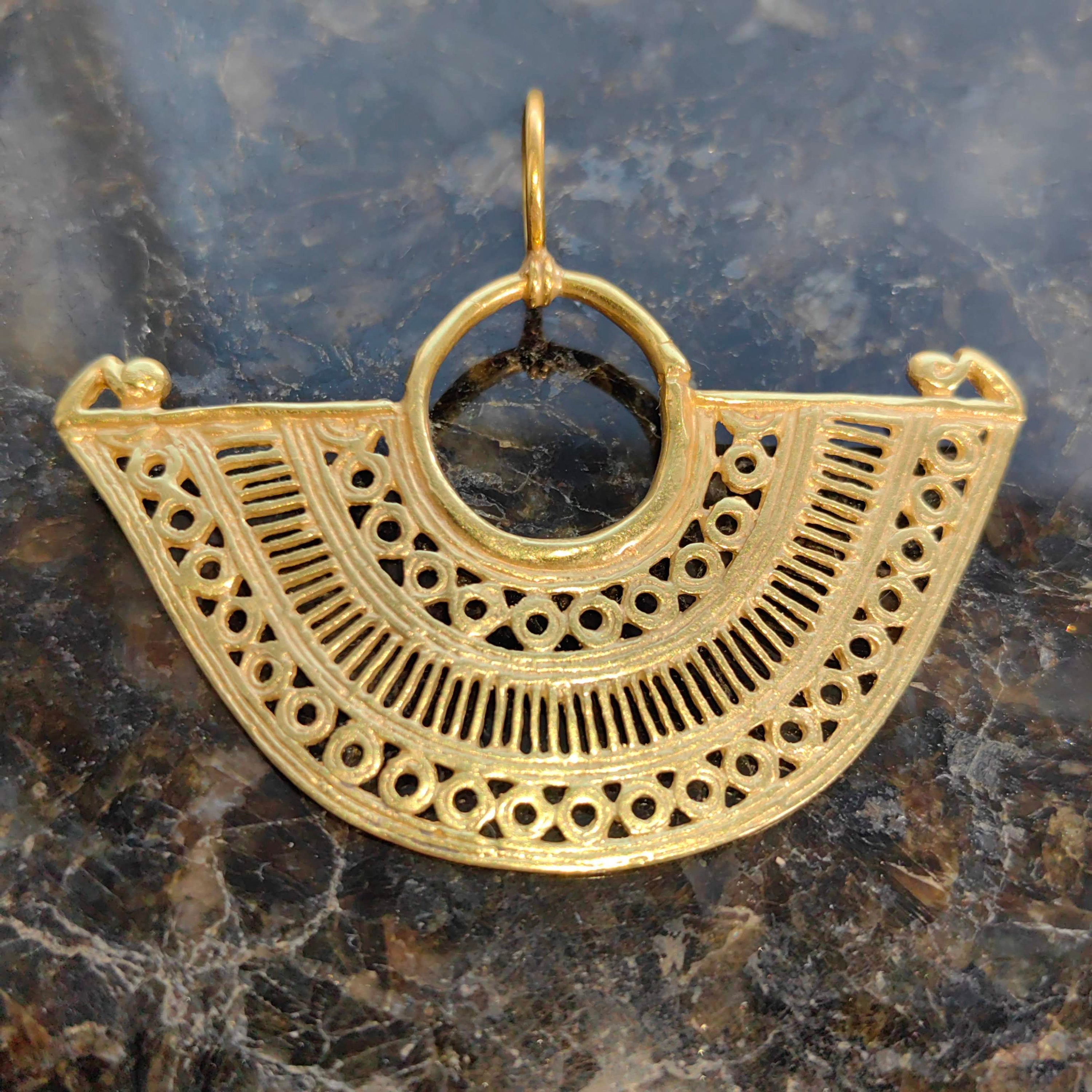 Vintage 18k Yellow Gold Egyptian Style Pendant: Filigree Boho Statement