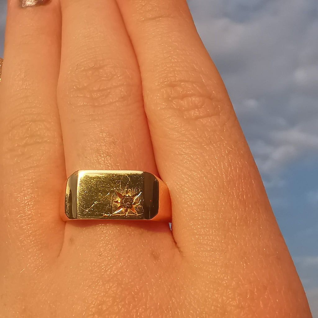 18k Gold Diamond Vintage Ring