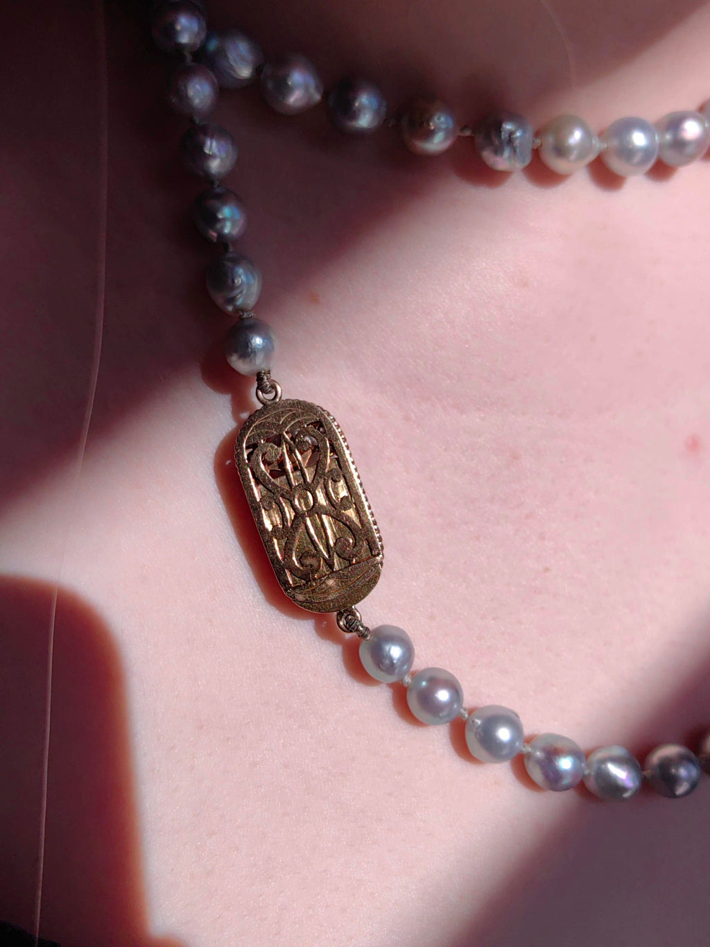 Art Deco 18k Gold Diamond Pearl Necklace: 1940s Vintage Beaded Lock