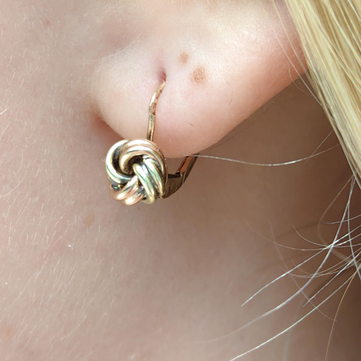 Vintage 14K Two-Tone Gold Braided Knot Earrings: 1940s Lever Back Sleepers