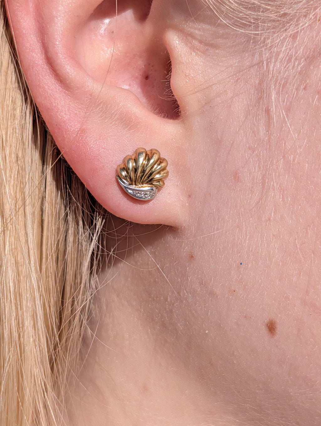 14k Two Tone Gold Diamond Shell Stud Earrings, Vintage Dainty Sea Ocean Earrings, 10mm Fine Jewelry Gift for Her Nautical Push Back