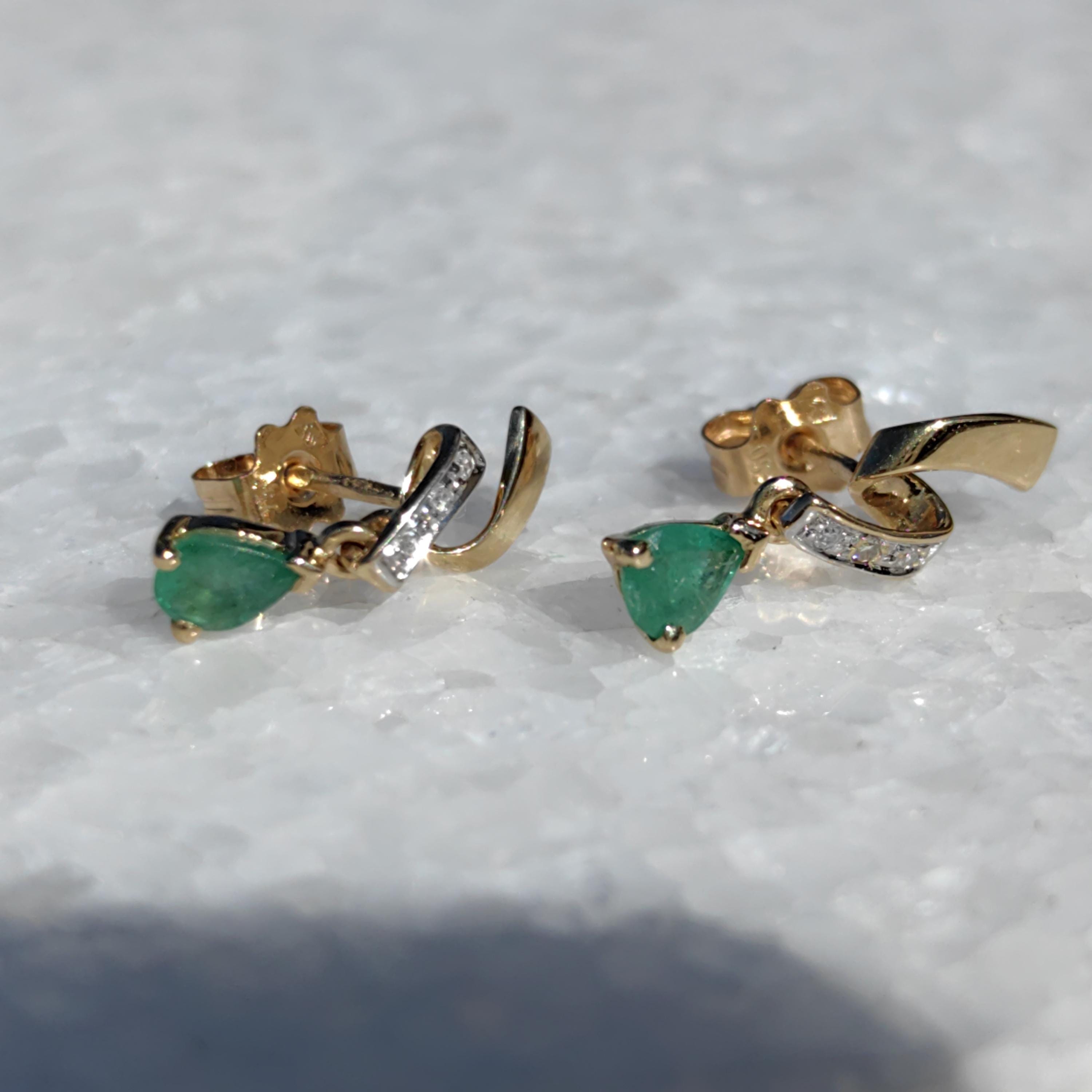 Vintage Emerald Diamond 14k Yellow Gold Dangle Earrings