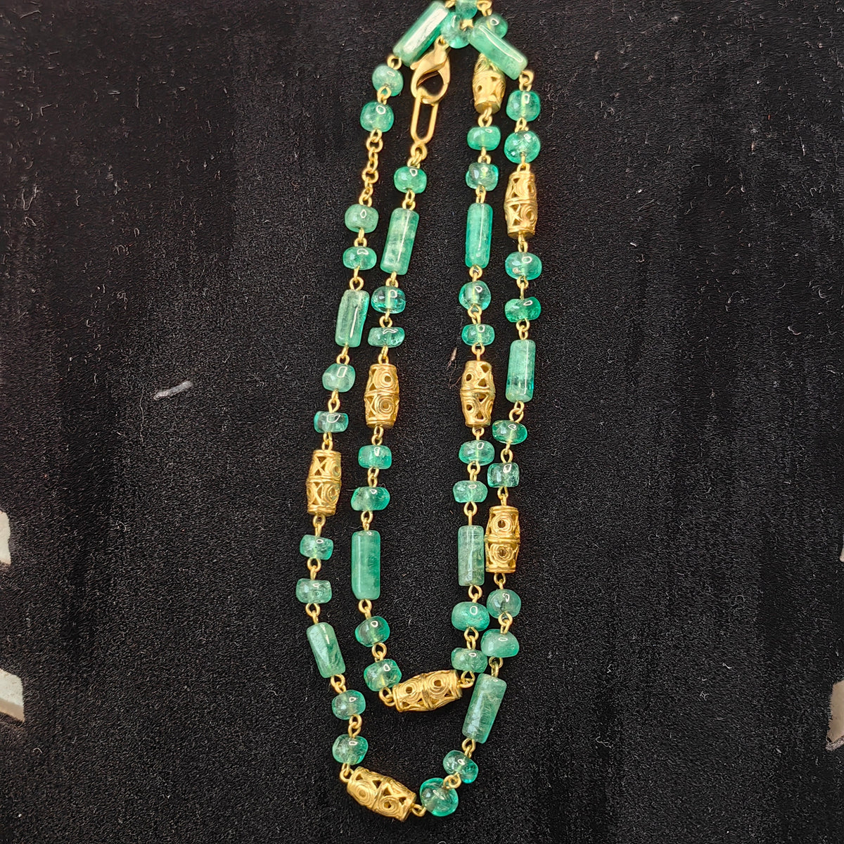 Vintage Natural Not Treated Emerald and 18k carved Gold Beaded Necklace Bracelet