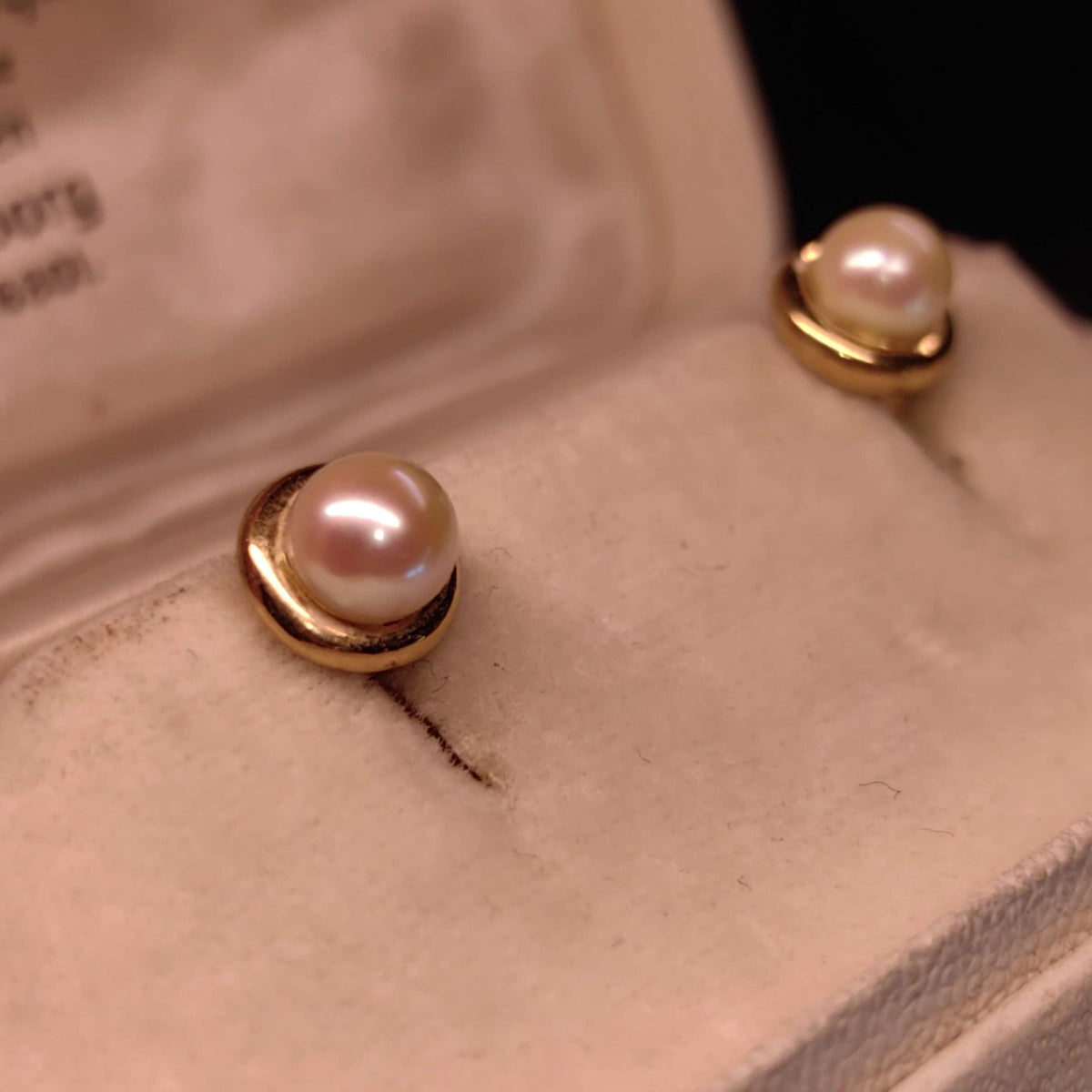 Natural Pearl Yellow Gold Earrings, Dainty Elegant Stud Vintage Antique Retro Dainty Earrings Gift for Her Present