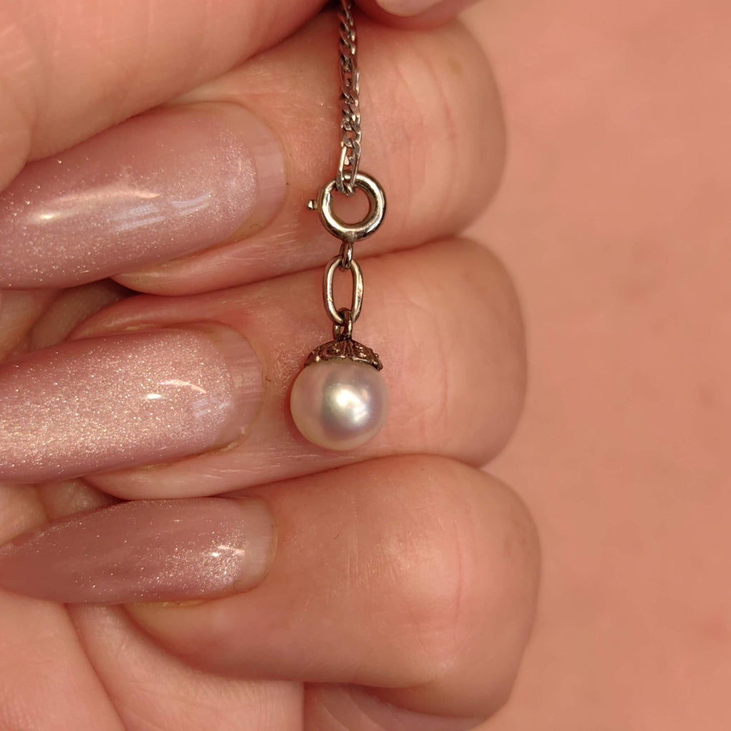 Pearl 14k Solid Yellow Gold 1940s Dainty Elegant Drop Shaped Pendant, Pearl Antique Vintage Charm