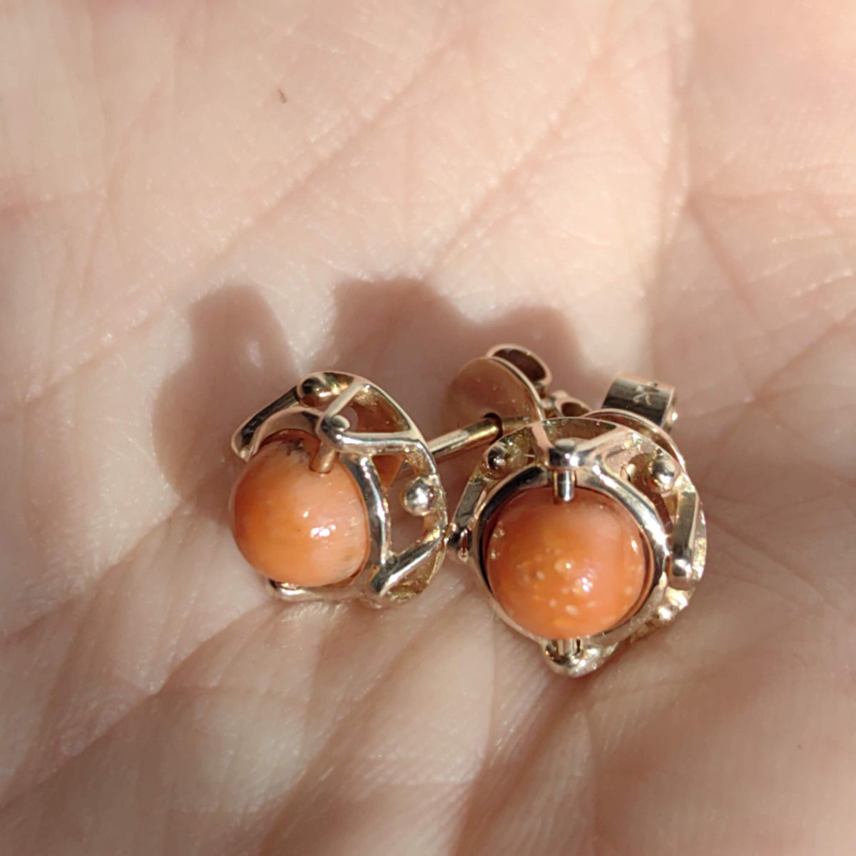 Vintage 14k Gold Coral Stud Earrings: Art Deco Style