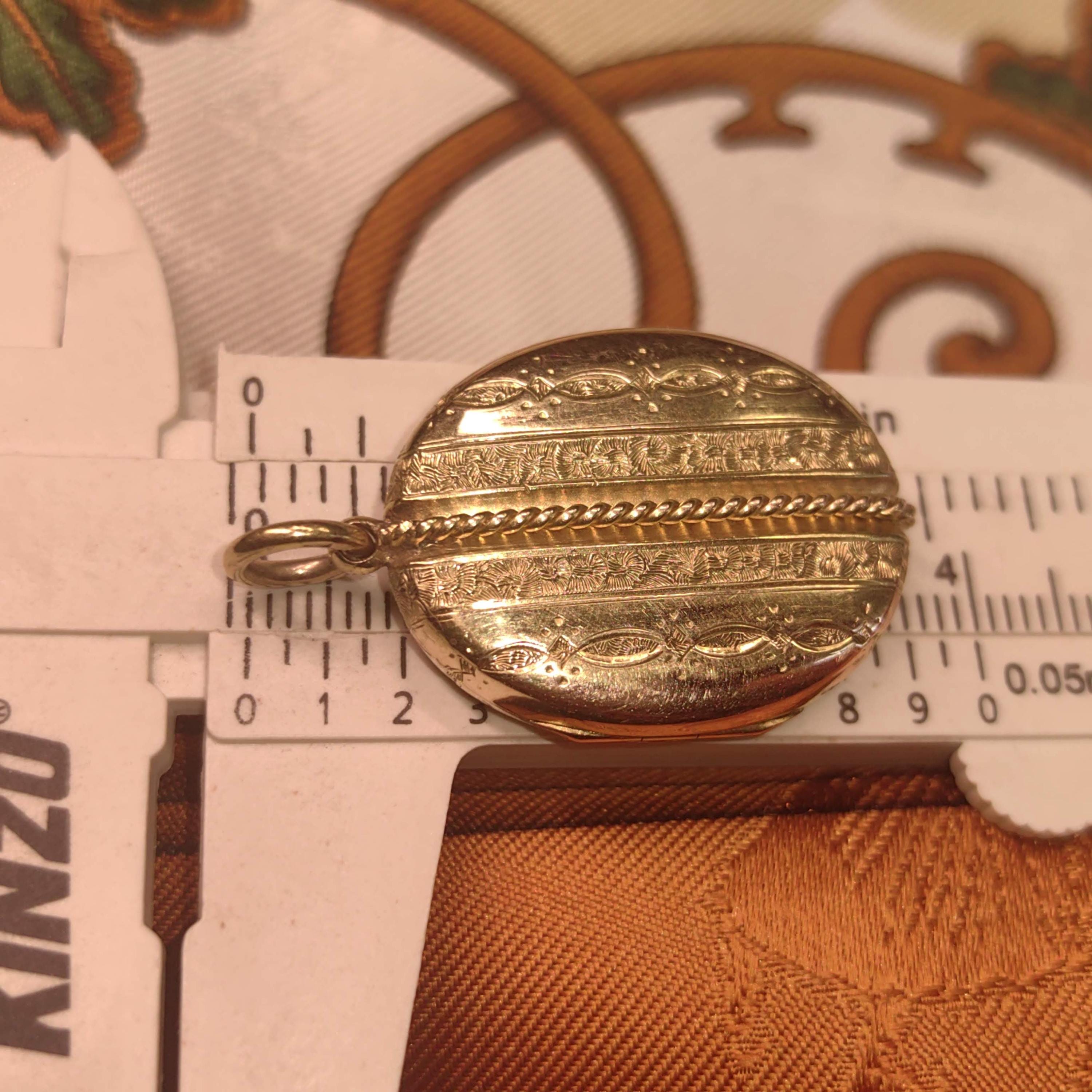 14k hallmarked Solid Yellow Gold Oval Locket Pendant Charm, Hand Chiselled Pattern Floral Vintage Antique 1880s Victorian Charm Pendant