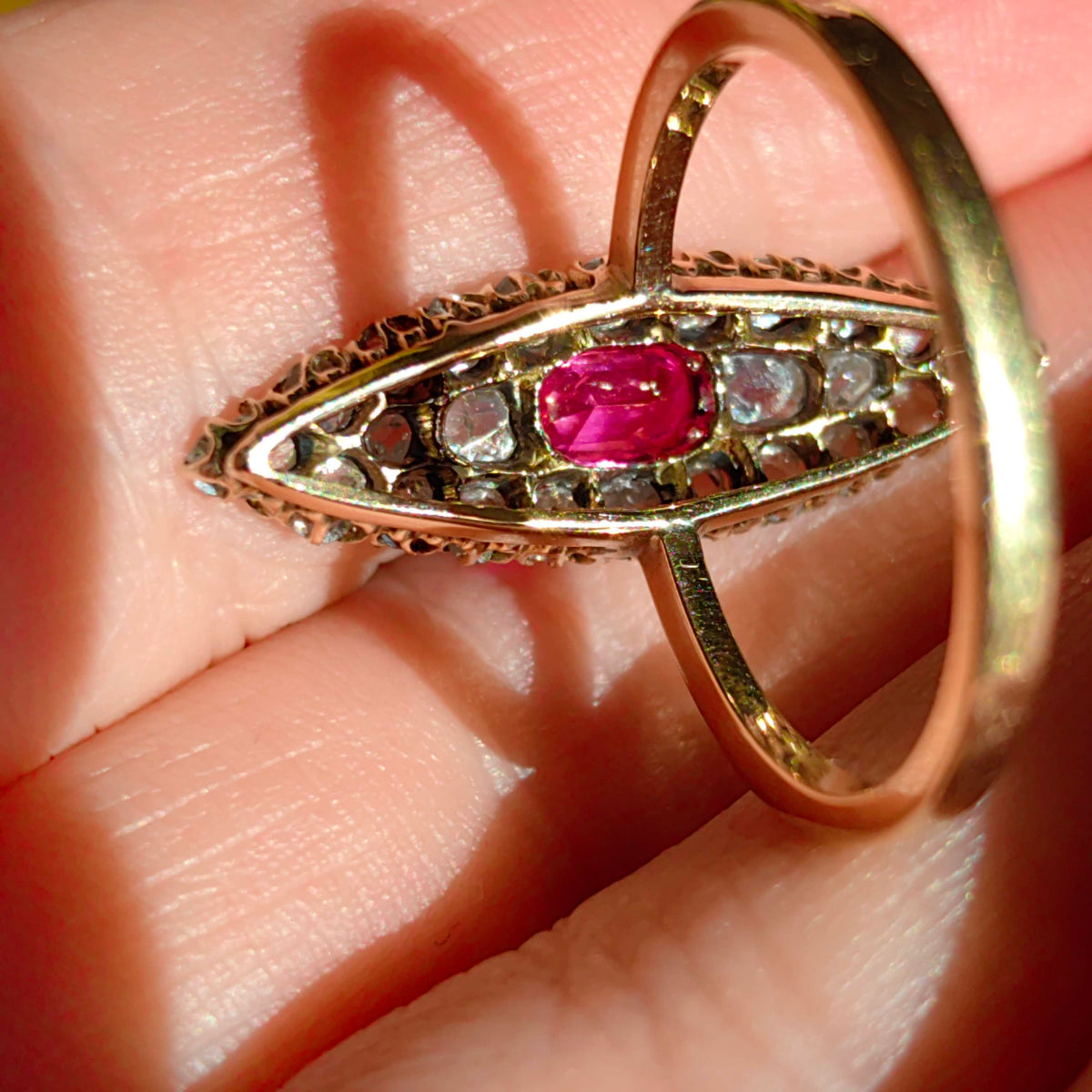 Vintage Art Deco Ruby and Rose Cut Diamond 18k Gold Ring