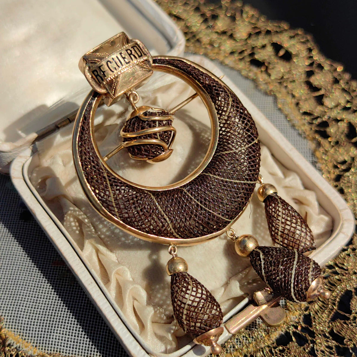 Victorian 18K Solid Yellow  Gold  Hair Mourning Antique Pendant Brooch 1860s Biedermeier Recuerdo Memories Historic Jewelry