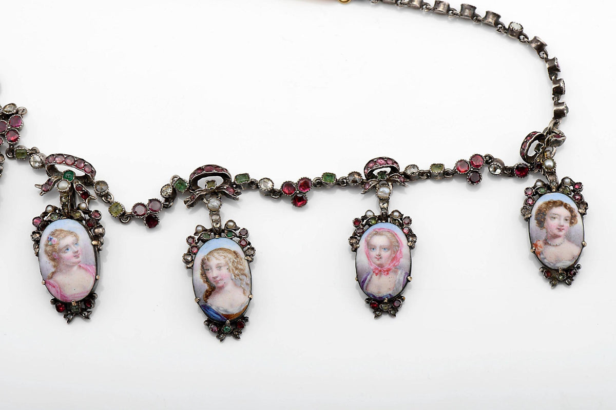 18th C. French Aristocratic Miniature Necklace: Almadin Garnet, Peridot & Pearl