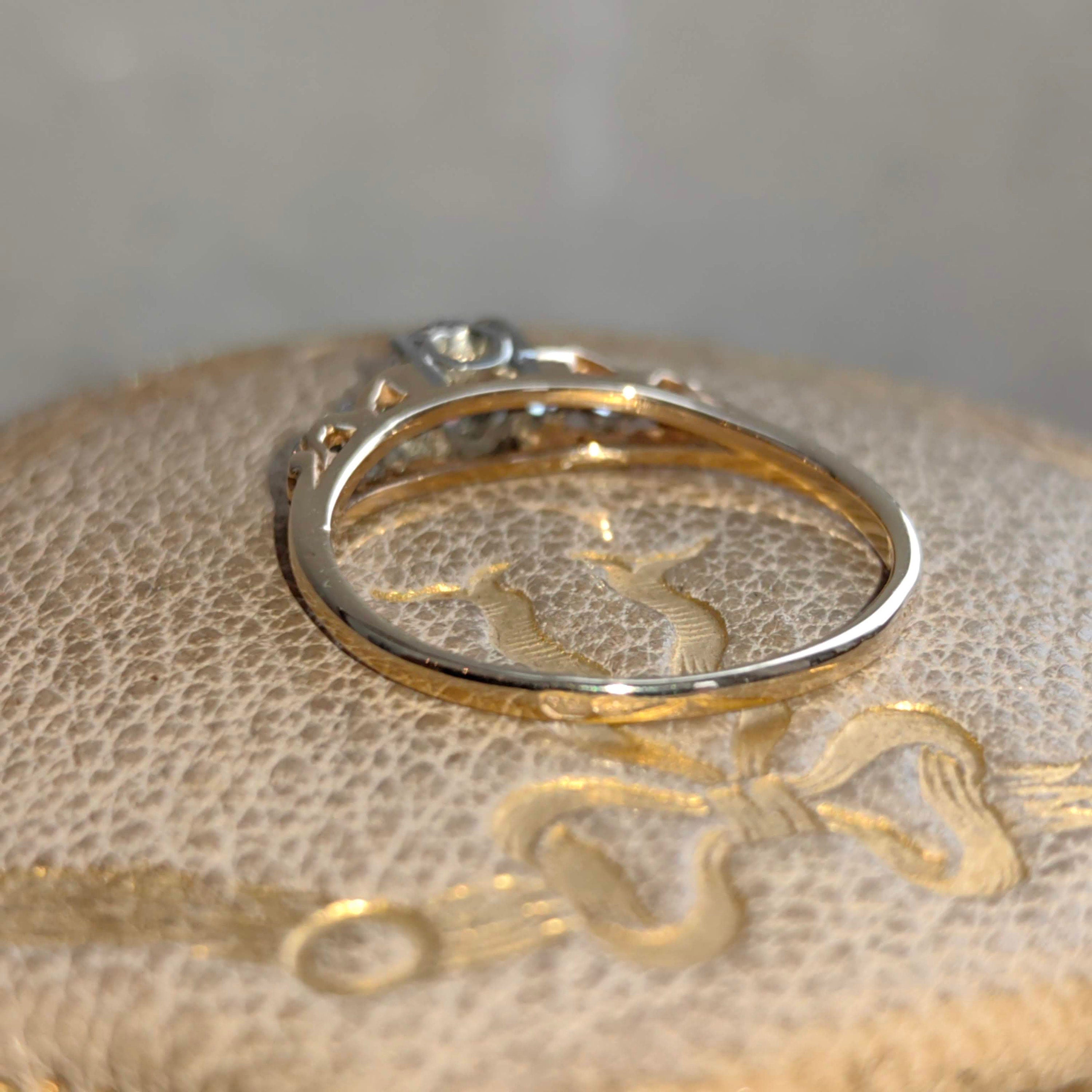Vintage Antique 0.41 ct. Diamond Solid Yellow Gold Band Ring Engagement Ring