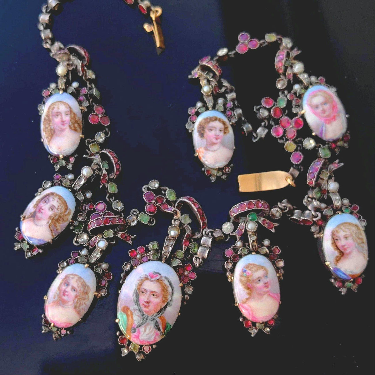 18th C. French Aristocratic Miniature Necklace: Almadin Garnet, Peridot & Pearl