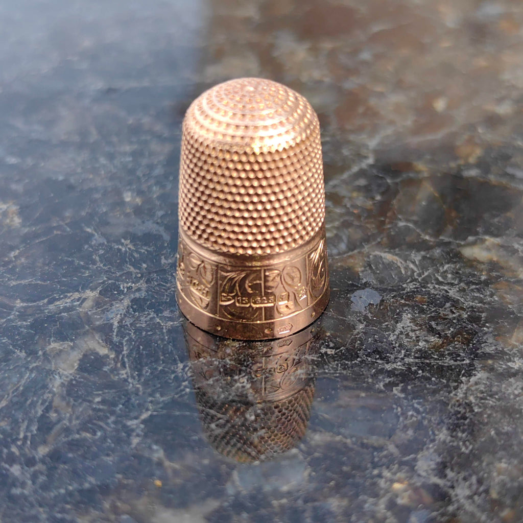 Antique 15k Gold Thimble: English Sewing Accessory, 20th Century