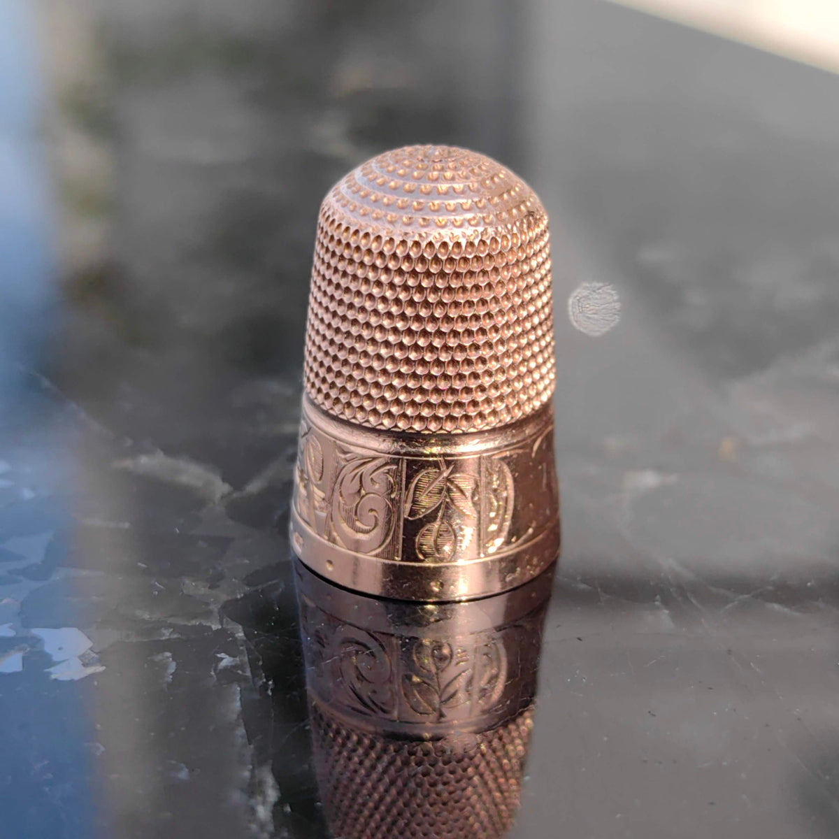Antique 15k Gold Thimble: English Sewing Accessory, 20th Century