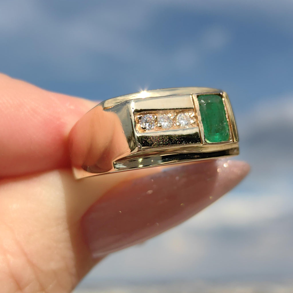 14k Yellow Gold Emerald & Diamond Ring: 1980s Geometric Statement