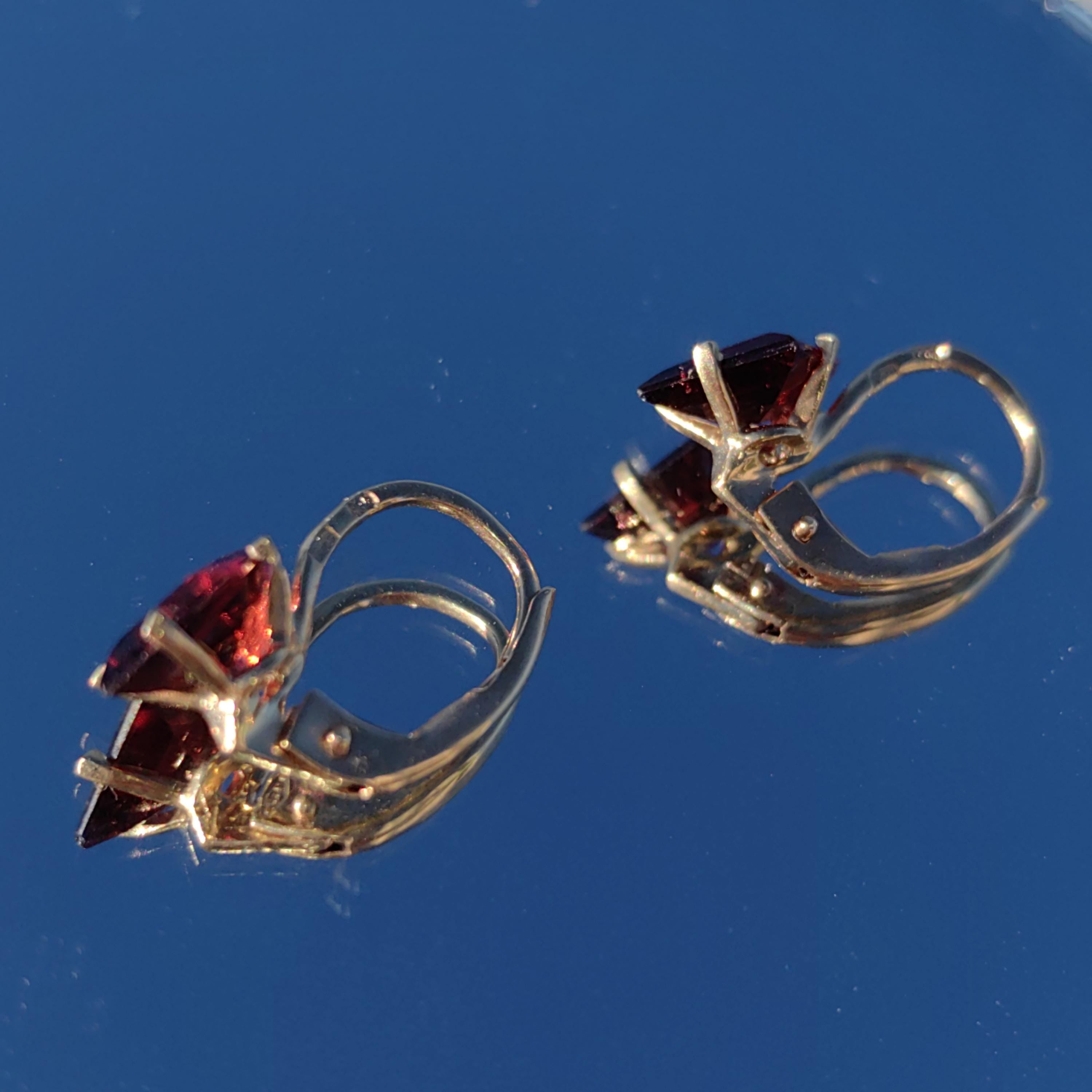 Mid Century 14k Gold Garnet Sleeper Earrings: Elegant Lever Back Design