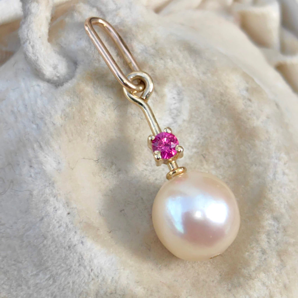 18k Solid yellow Gold  Natural Ruby Pearl Pendant 1950s Charm for Necklace or Bracelet Gift for Her