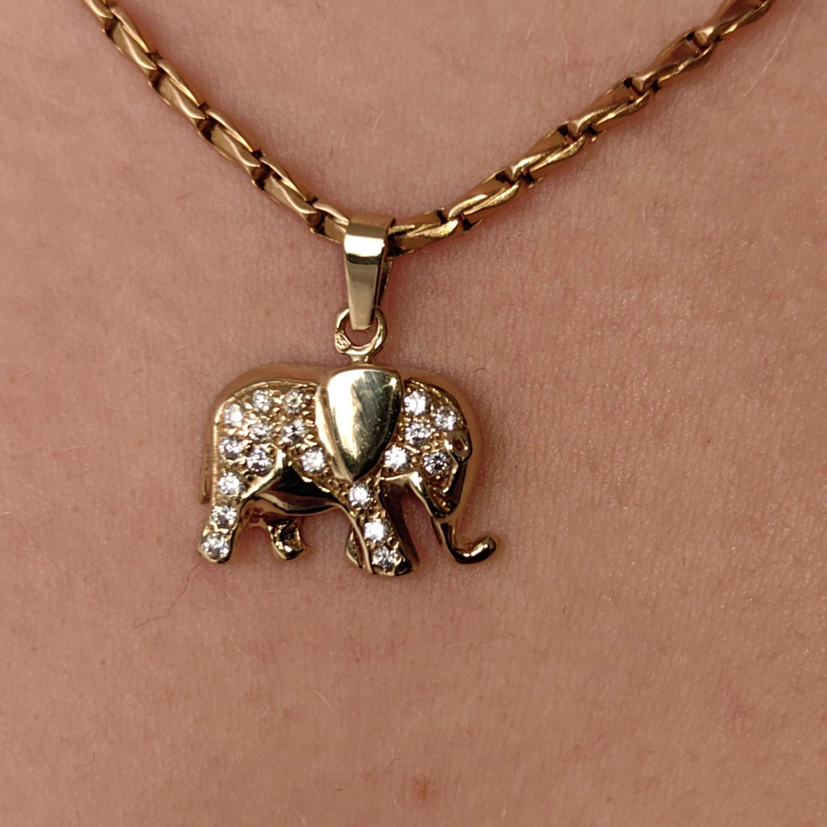 Vintage 14k Yellow Gold Elephant Pendant with Cubic Zirconia