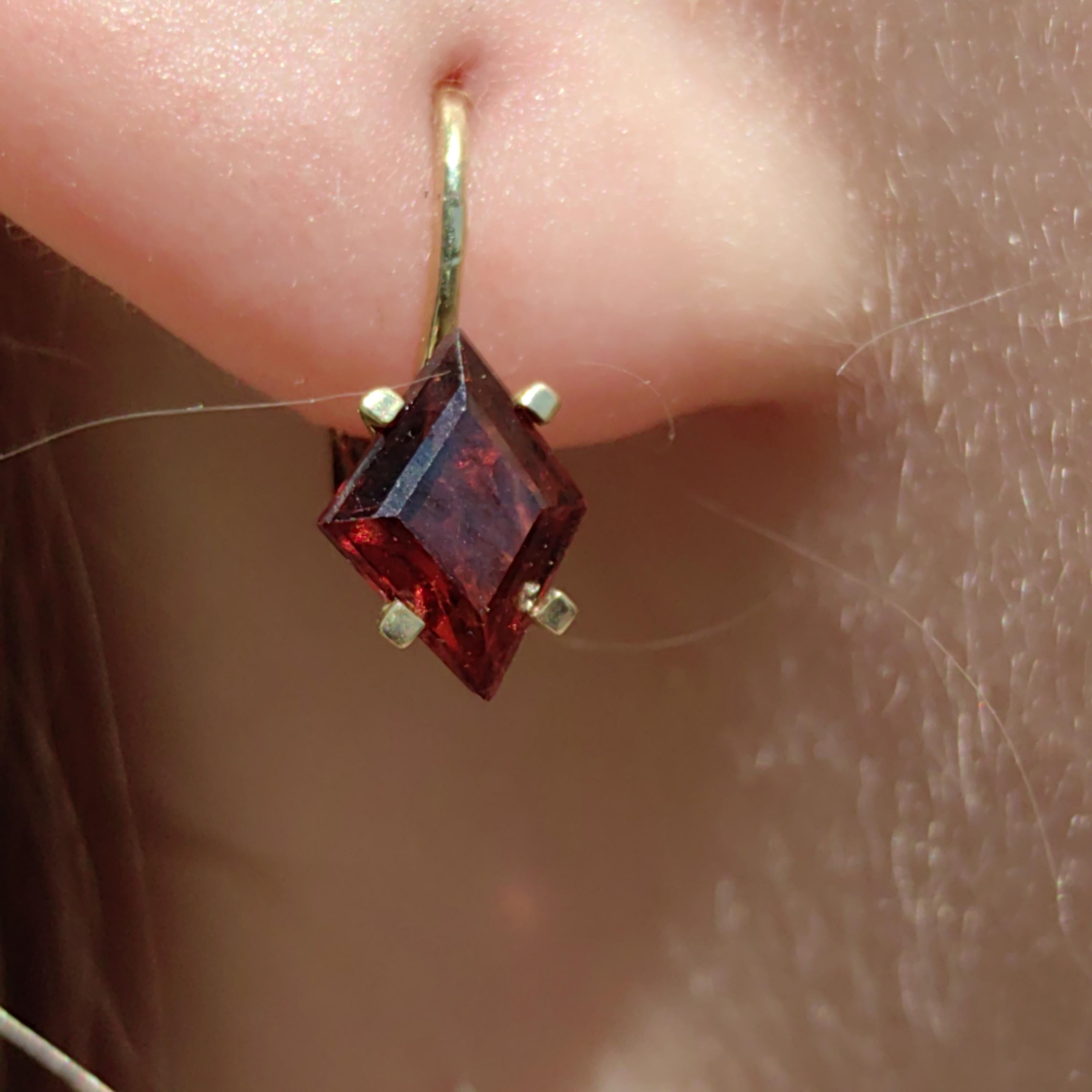 Mid Century 14k Gold Garnet Sleeper Earrings: Elegant Lever Back Design
