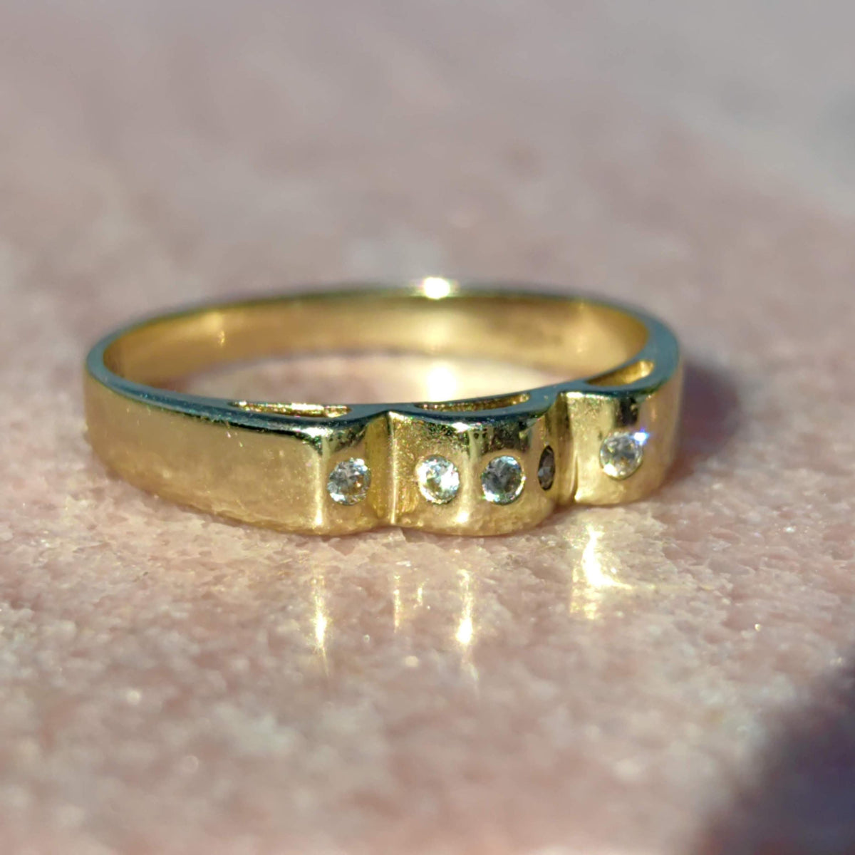Vintage 14K Solid Hallmarked Yellow Gold Wave Pattern Three Stone Bezel Setting Natural Diamond Band Ring Gift for Her Present
