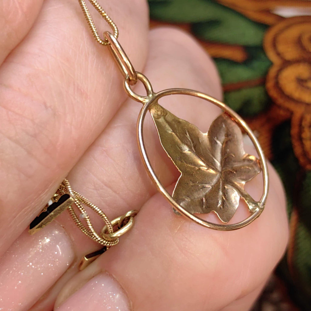 14k Yellow Gold Maple Leaf Pendant - Vintage Charm