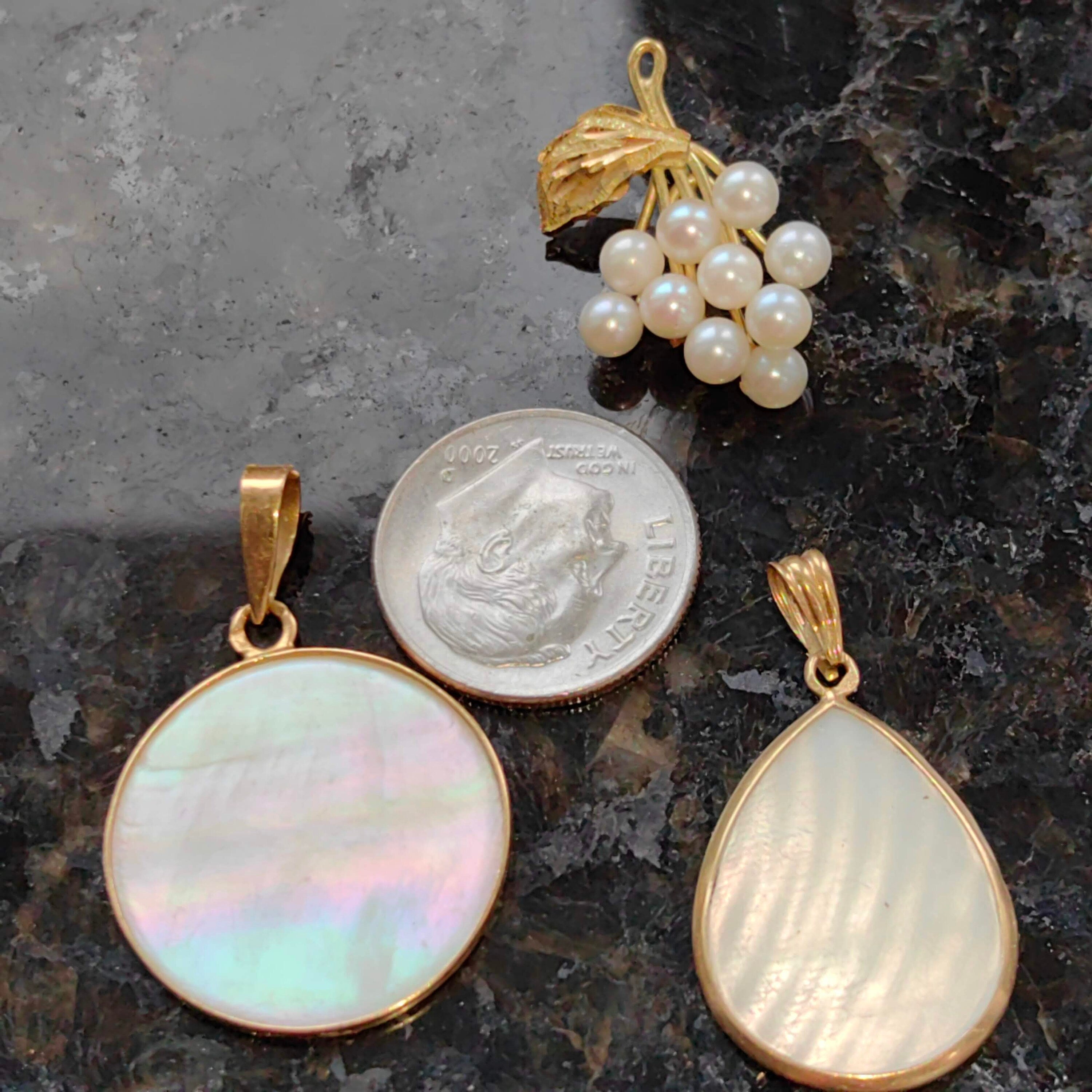 Antique Vintage 1940s Late Art Deco Natural Mother of Pearl and 18k Gold Elegant Drop Shaped Statement  Retro Pendant Gift for Her
